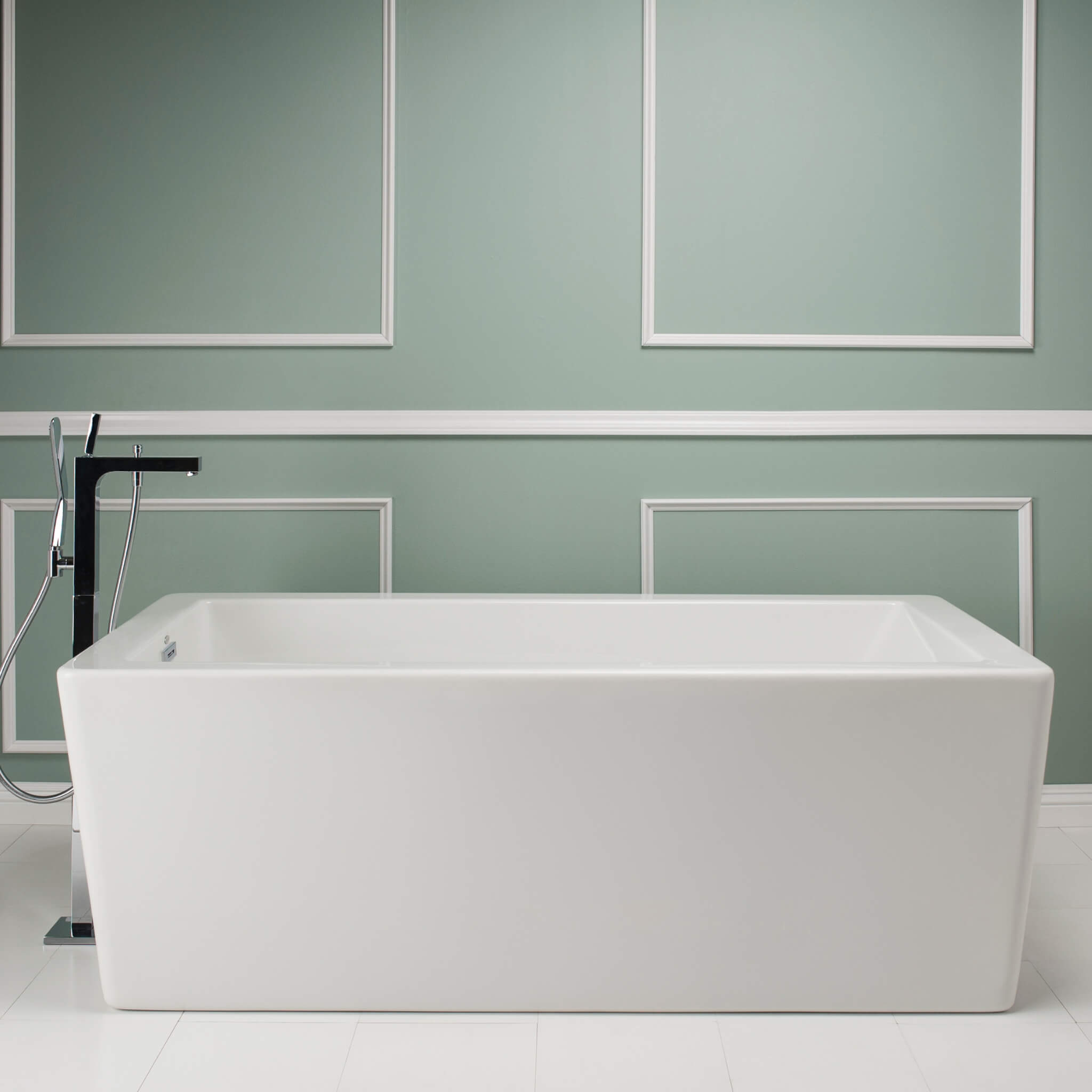Jacuzzi Bianca 66-Inch Whirlpool Bath [JBIF6636WUR2CPWW/WC] (SAK41632)
