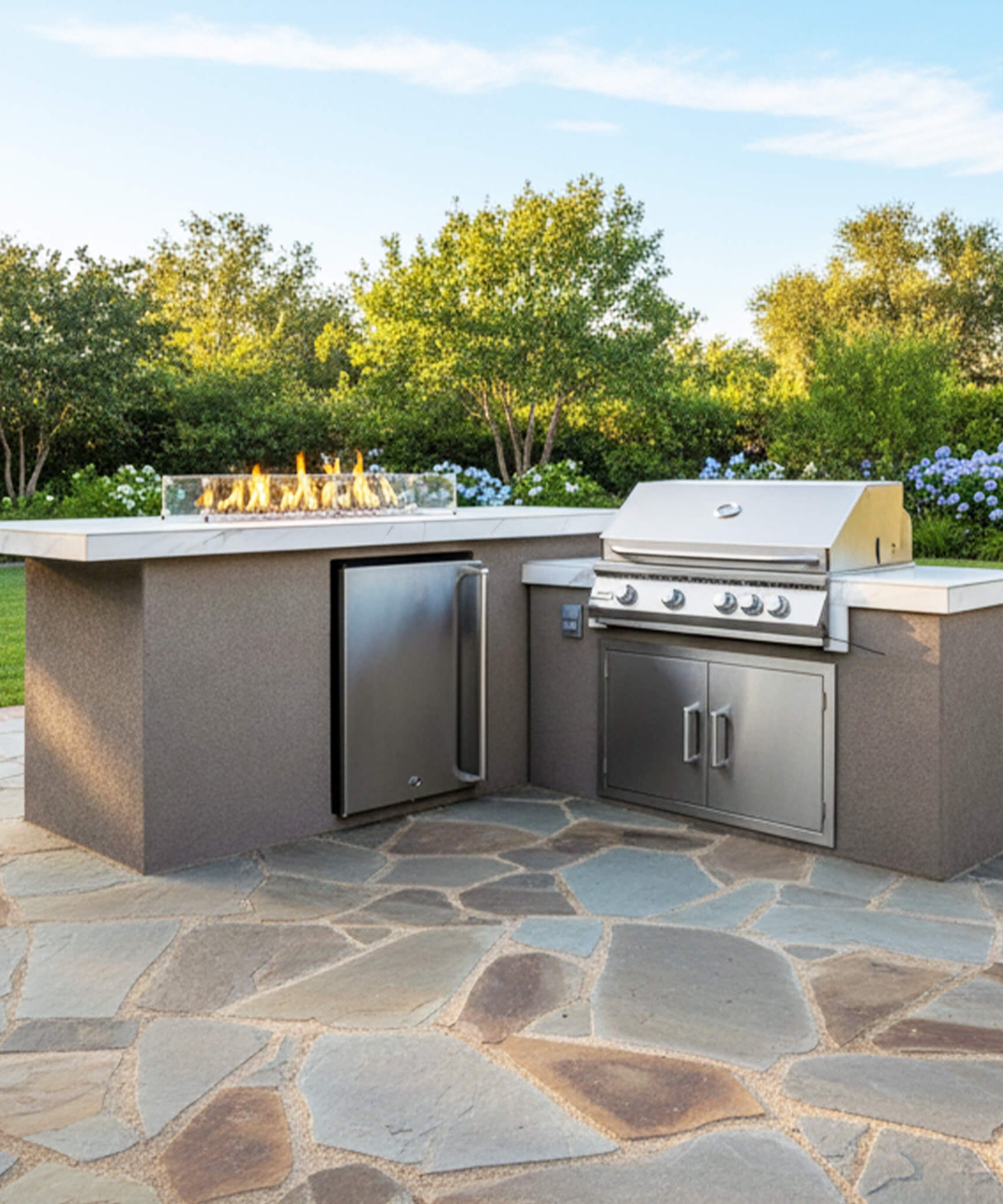 KoKoMo Grills Baja 9FT BBQ Island With LEDs, Built-In BBQ And Refrigerator [Made-To-Order] (SAK85739)