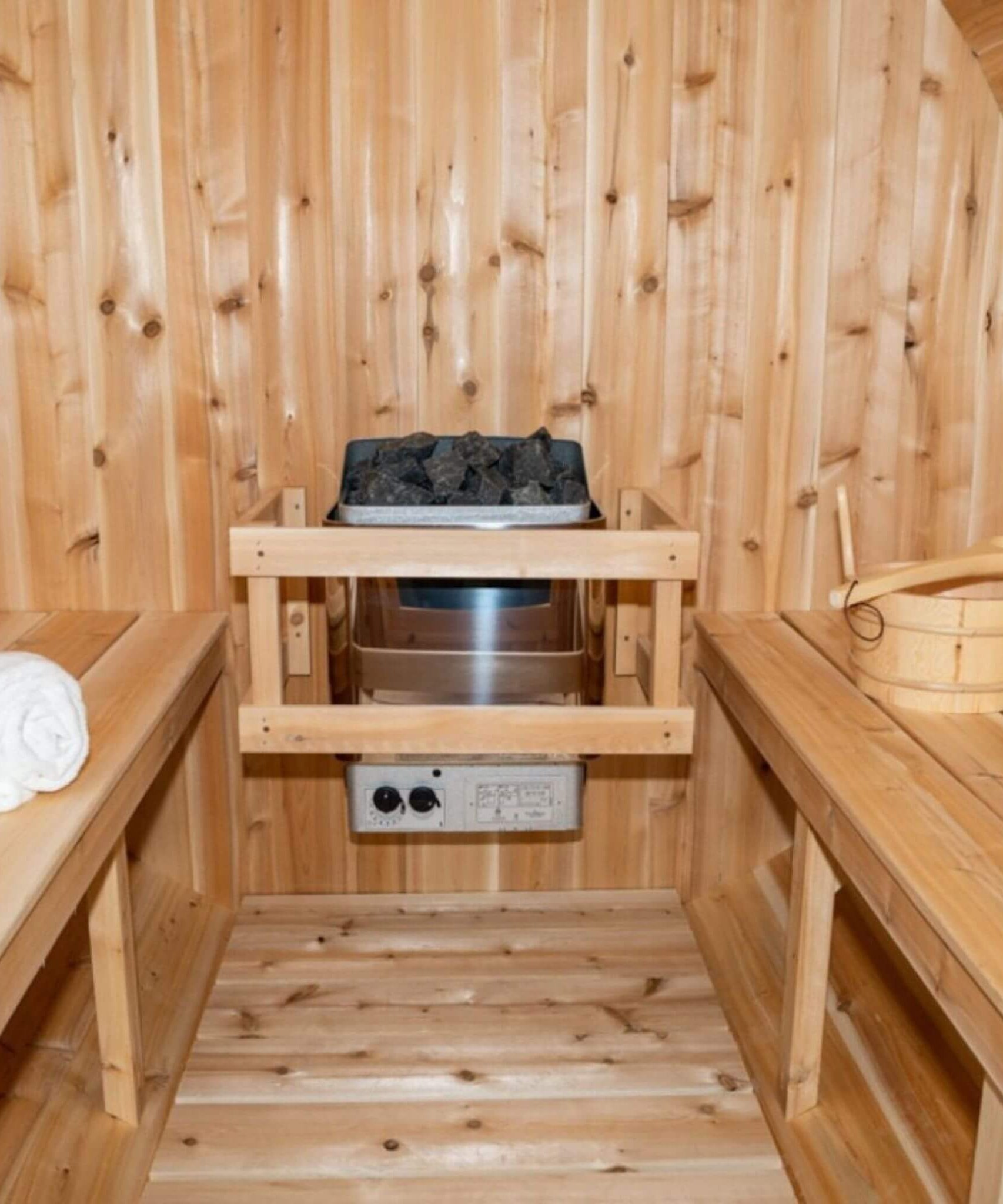 Dundalk Leisurecraft 84-Inch 4-Person Canadian Timber Harmony Barrel Sauna With Solid Wood Benches [CTC22W] (SAK96842)