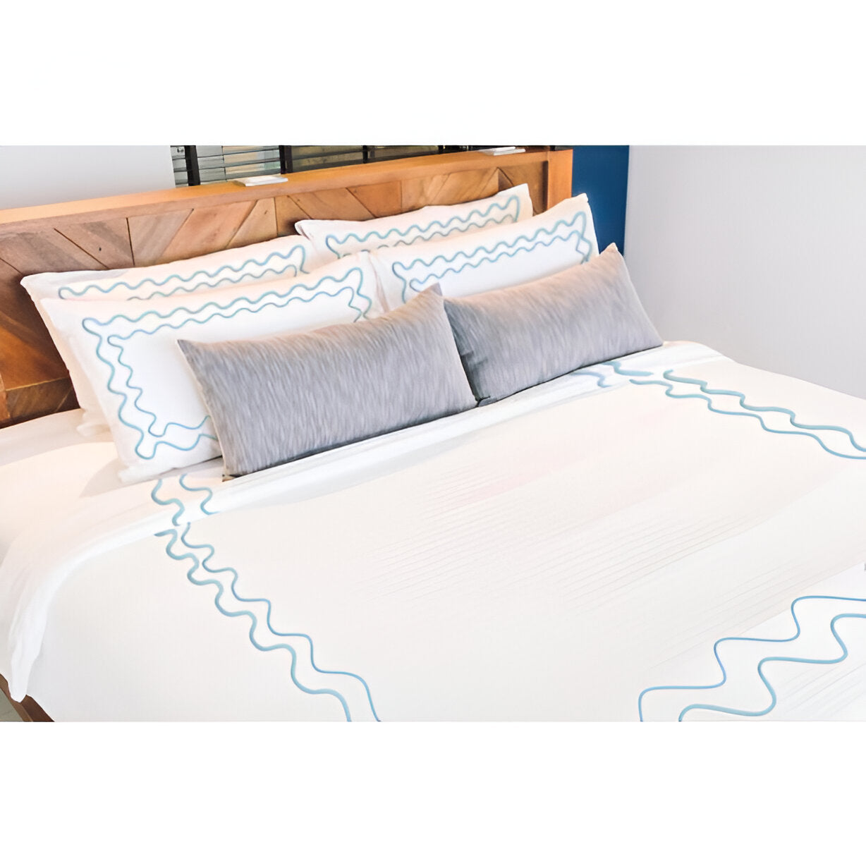 Double Wavy Embroidered Cotton Duvet Cover Set