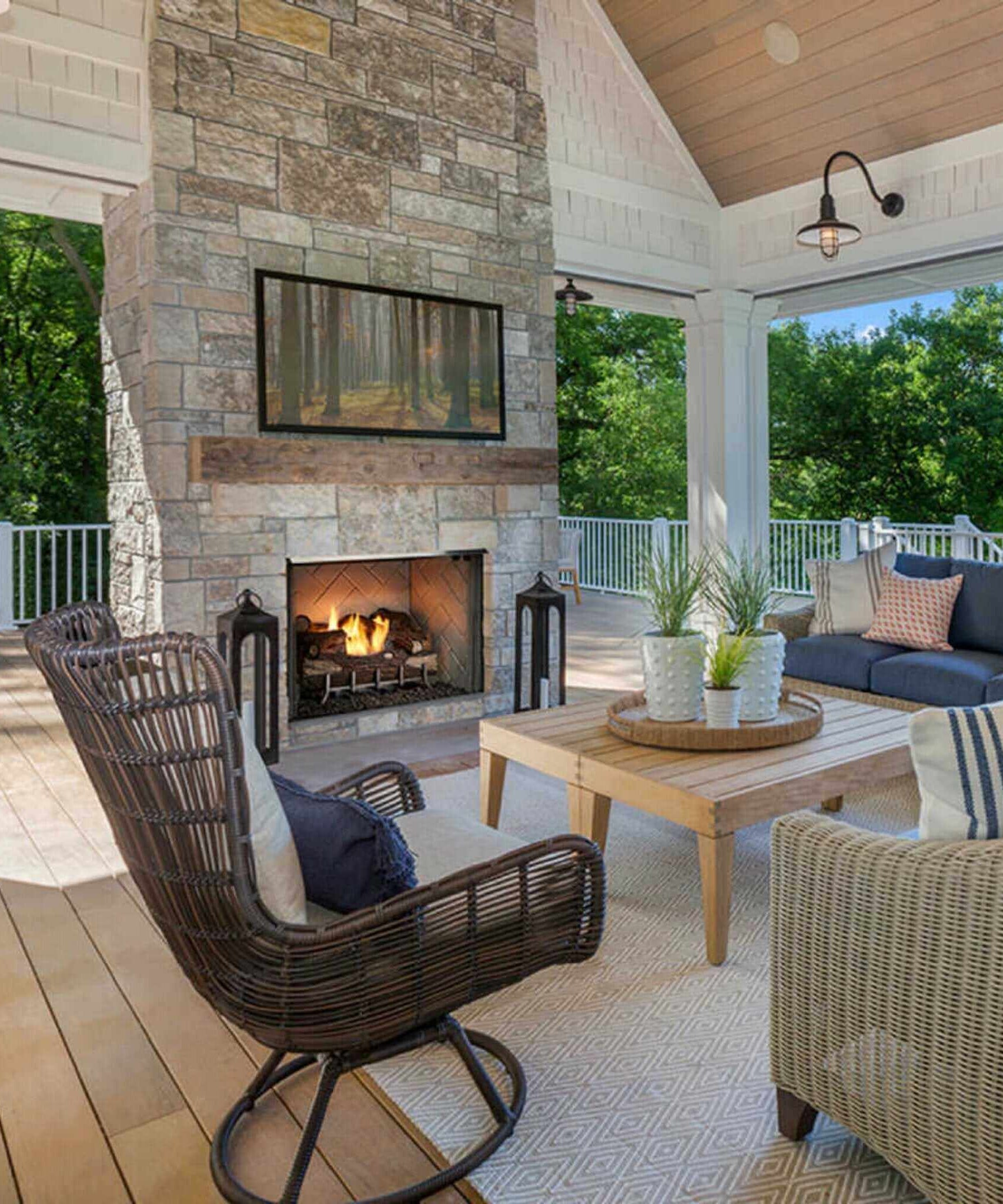 Majestic Vesper 42-Inch Traditional Concrete Refractory Outdoor Gas Fireplace [VOFB42-T] (SAK61435)