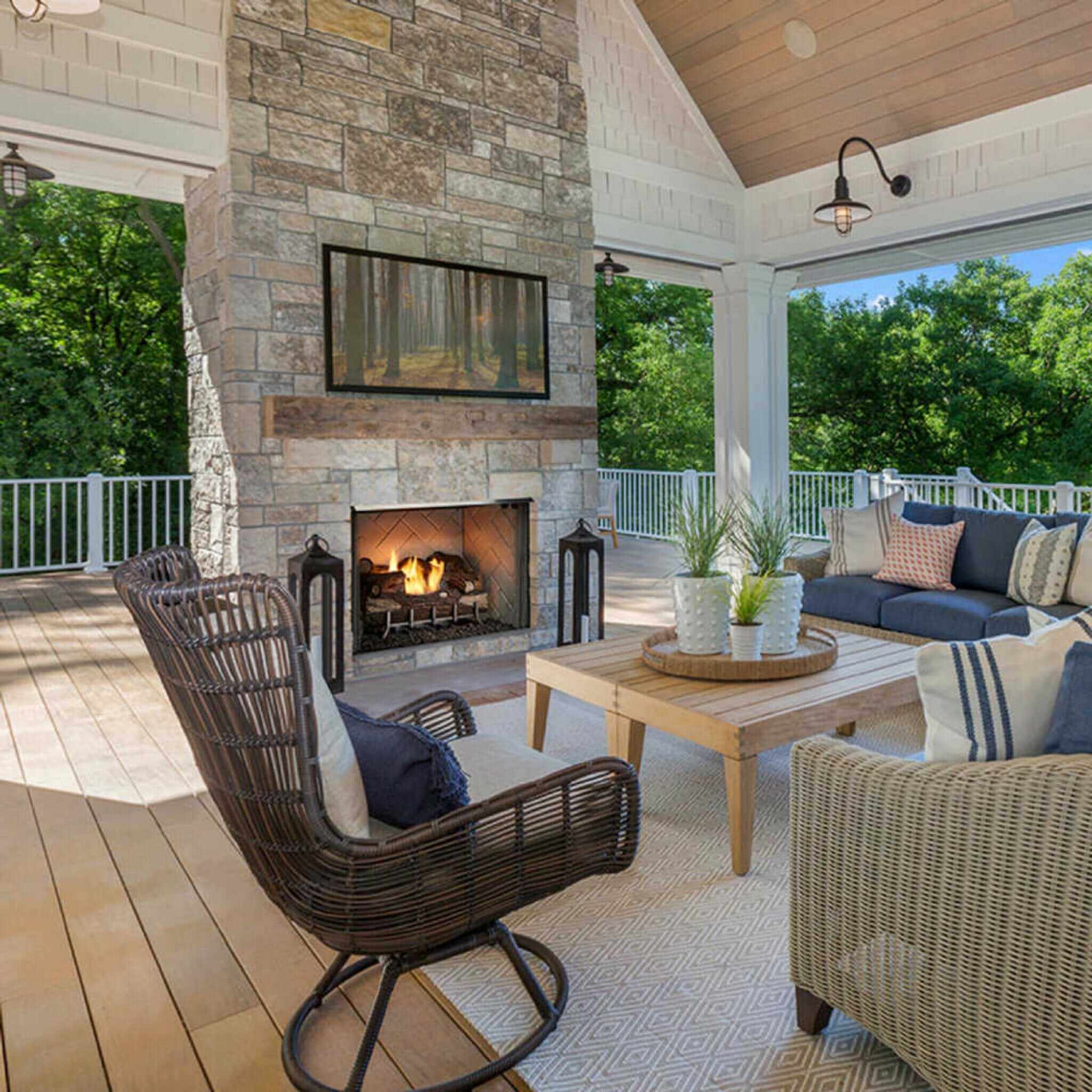 Majestic Vesper 42-Inch Traditional Concrete Refractory Outdoor Gas Fireplace [VOFB42-T] (SAK61435)