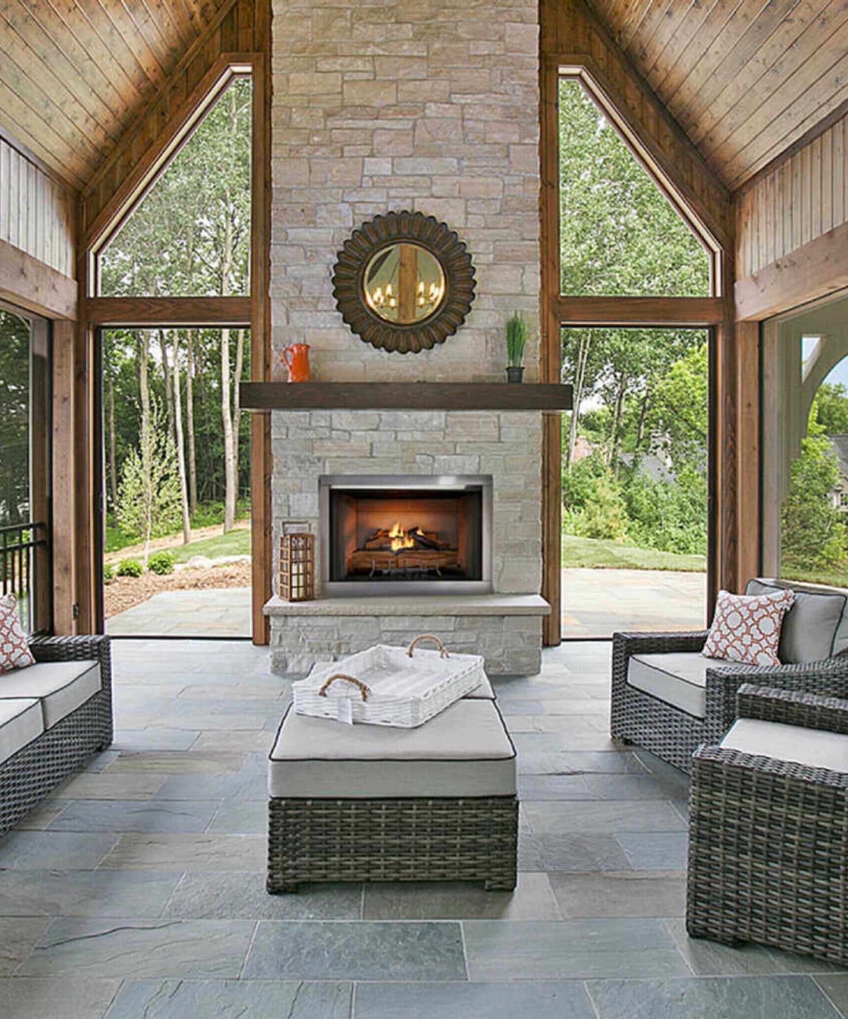 Majestic Vesper 42-Inch Traditional Concrete Refractory Outdoor Gas Fireplace [VOFB42-T] (SAK61435)