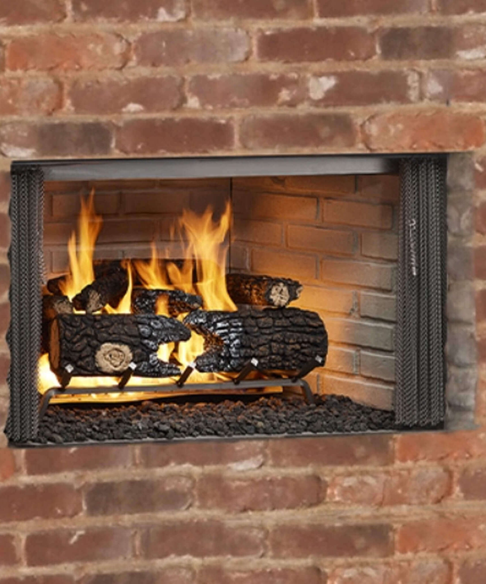 Majestic Villawood 42-Inch Traditional Refractory Outdoor Wood Burning Fireplace [ODVILLA-42T-B] (SAK14358)