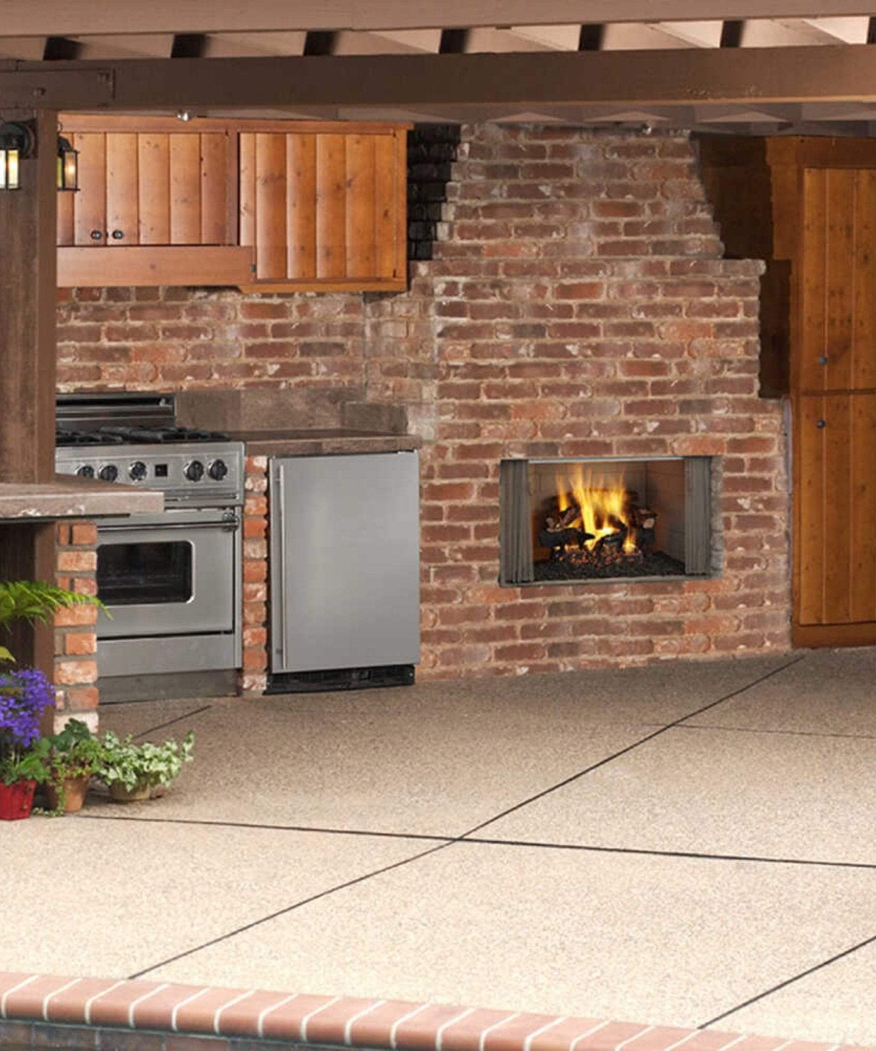Majestic Villawood 42-Inch Traditional Refractory Outdoor Wood Burning Fireplace [ODVILLA-42T-B] (SAK14358)