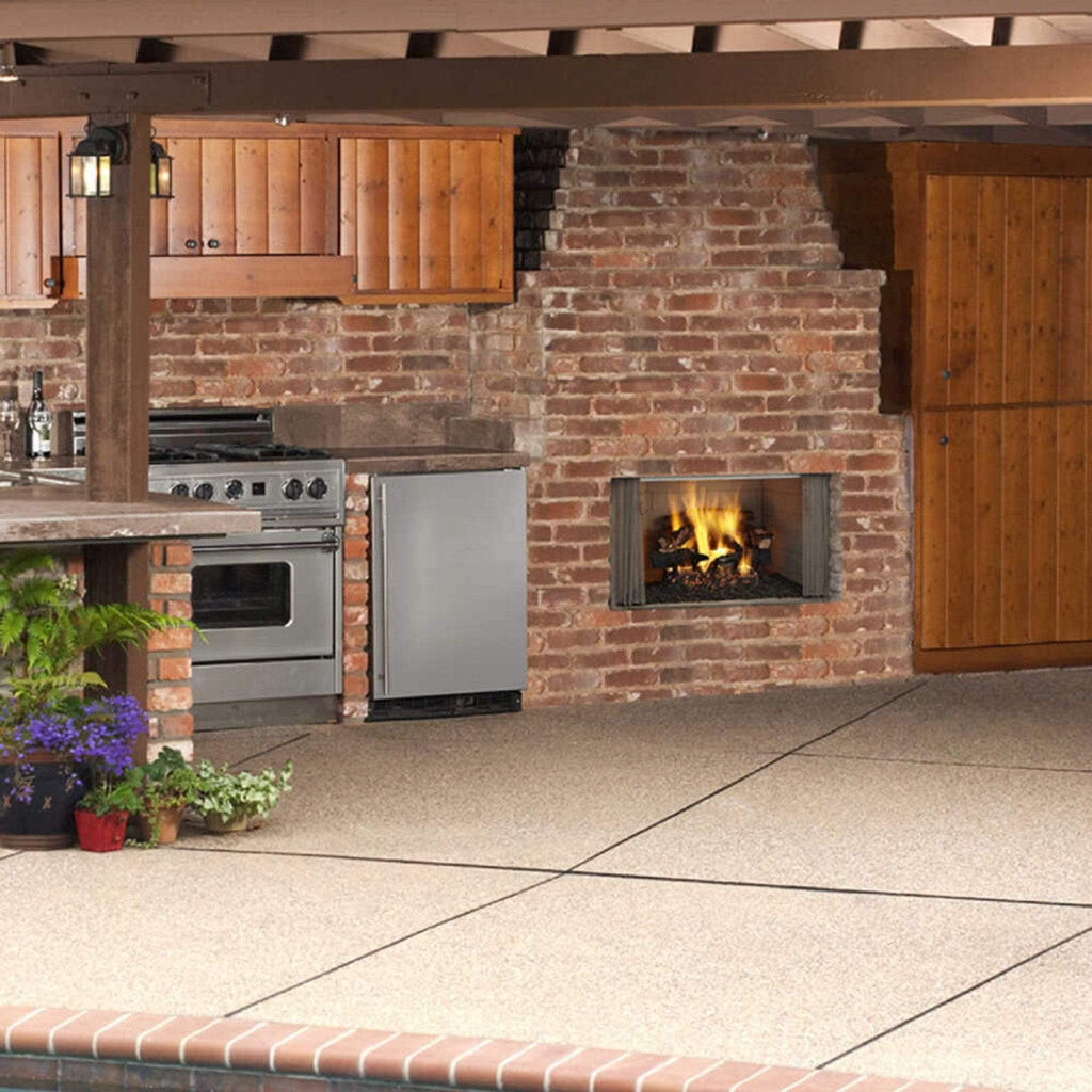 Majestic Villawood 42-Inch Traditional Refractory Outdoor Wood Burning Fireplace [ODVILLA-42T-B] (SAK14358)