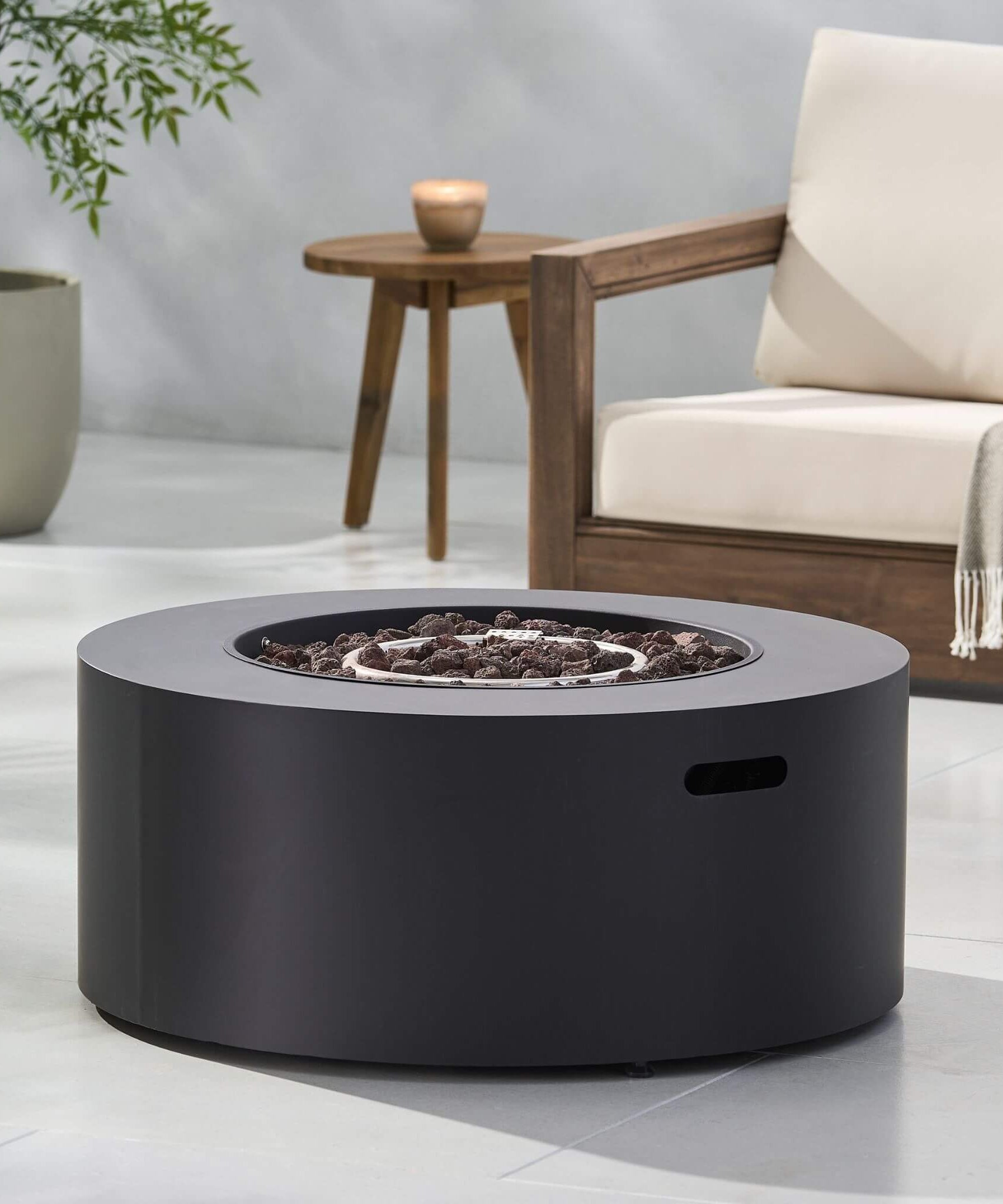 Alora Modern 32-Inch 40K BTU Round Iron Propane Fire Pit (SAK29102)