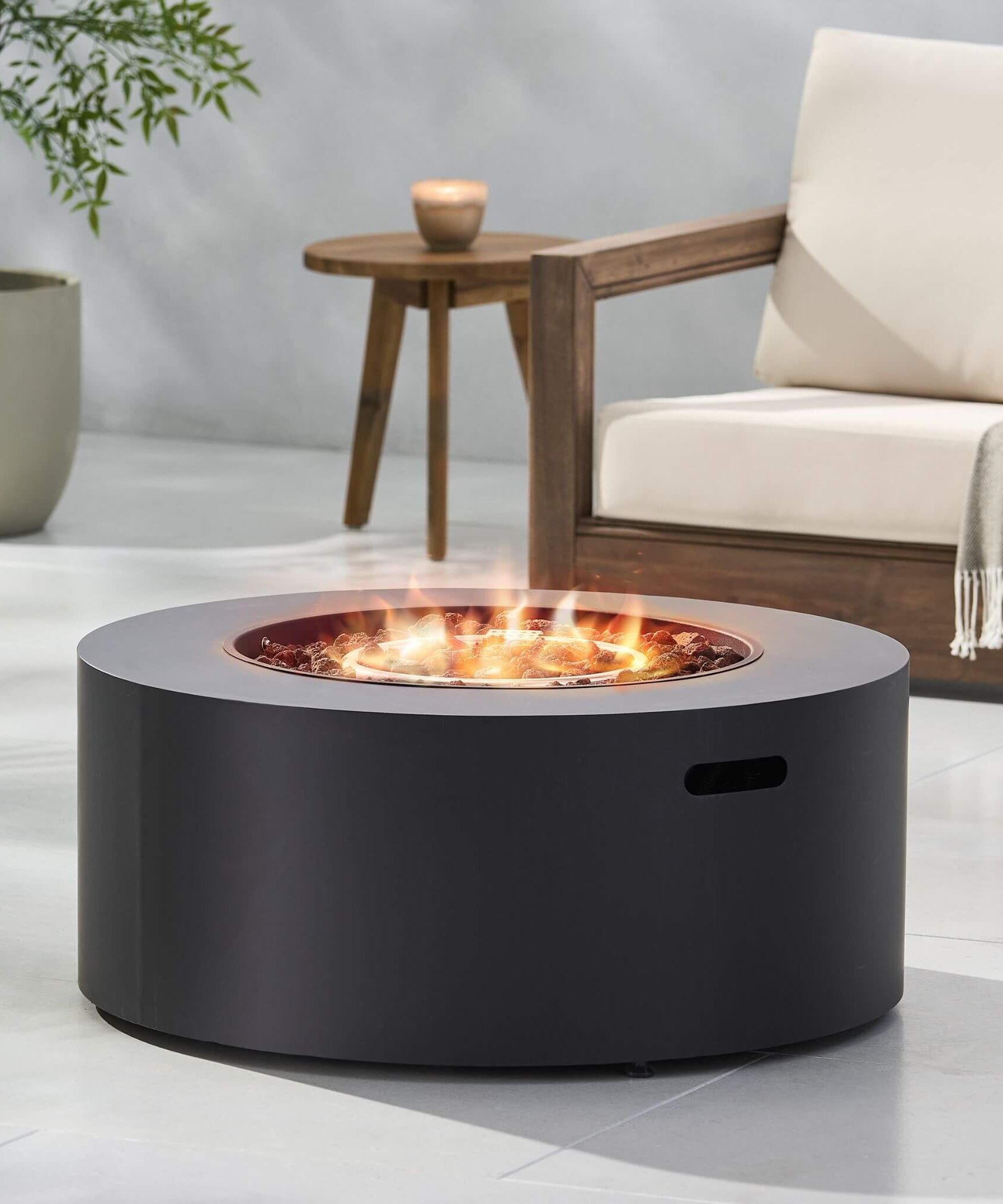 Alora Modern 32-Inch 40K BTU Round Iron Propane Fire Pit (SAK29102)