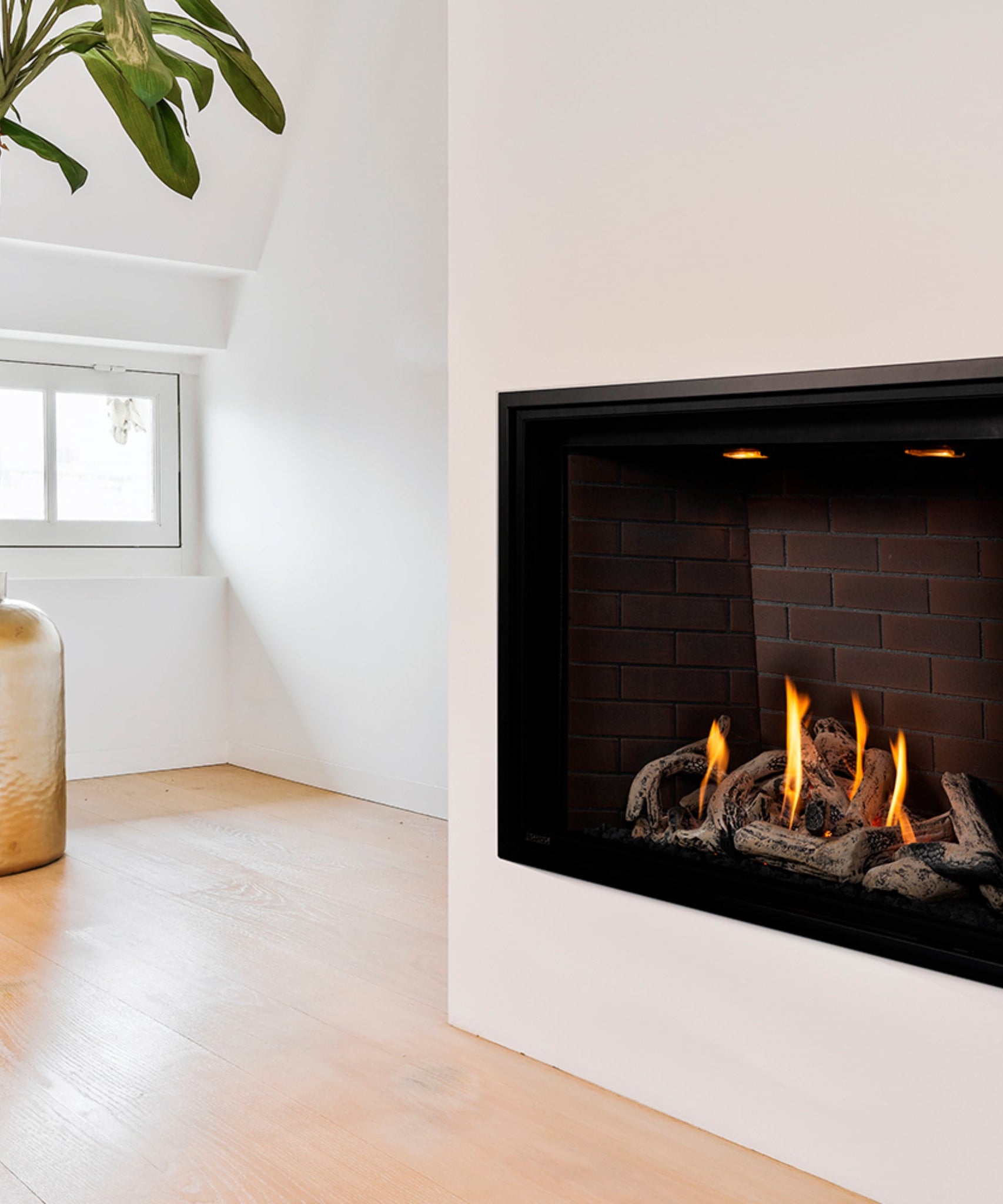 Montigo DelRay Square Direct Vent Natural Gas Fireplace With Concealed Universal Burner [DRSQ34/38/42/46NI] (SAK74029)