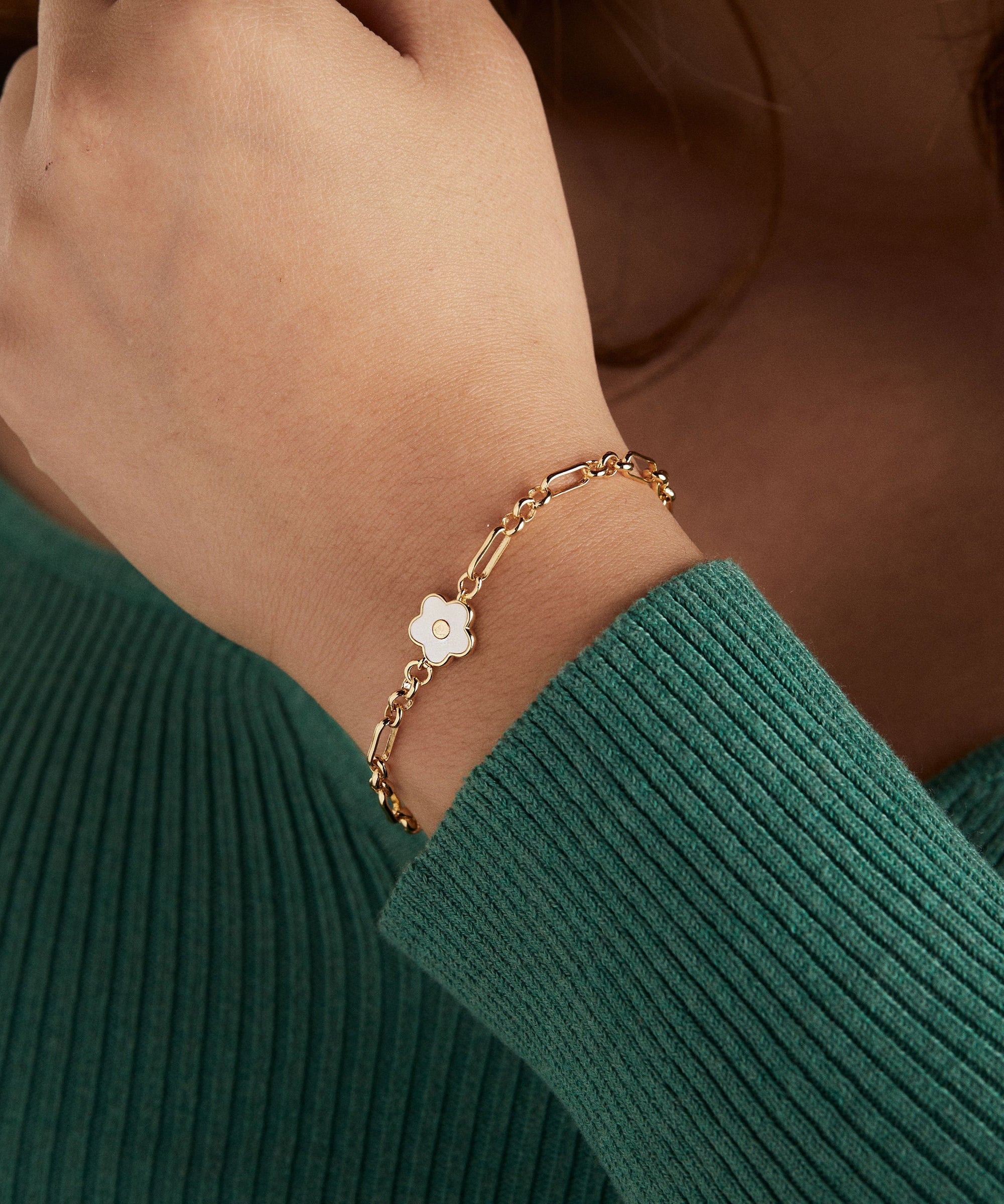 Mother Of Pearl Daisy Charm Chain Bracelet