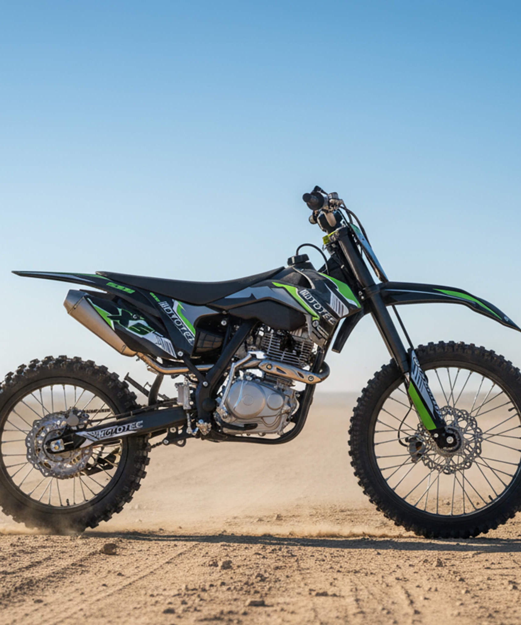 MotoTec X5 250CC 4-Stroke High-Performance Off-Road Gas Dirt Bike, Black (SAK39425)