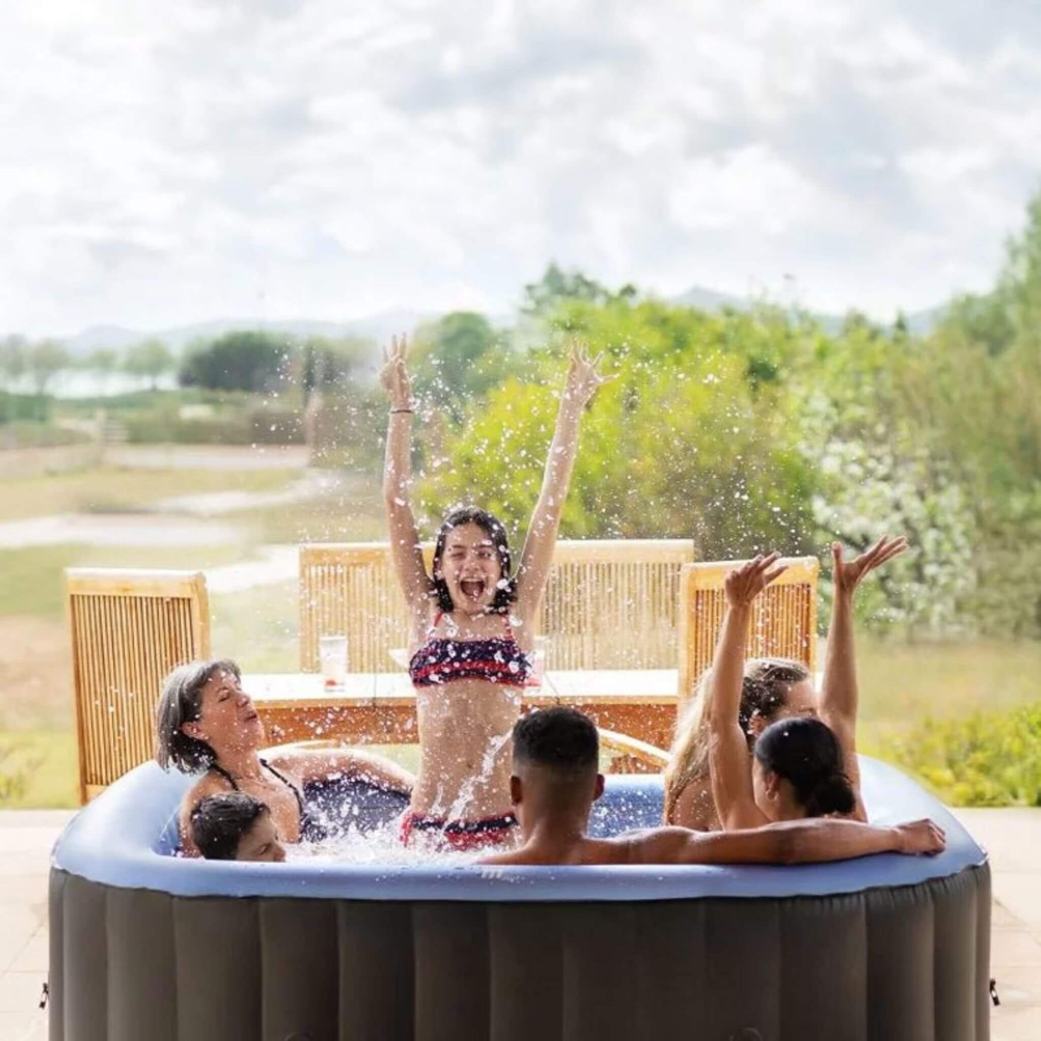 MSpa Tekapo Comfort Series Six-Person Inflatable Square Bubble Spa Hot Tub With 132 Bubble Jets [C-TE062] (SAK80641)