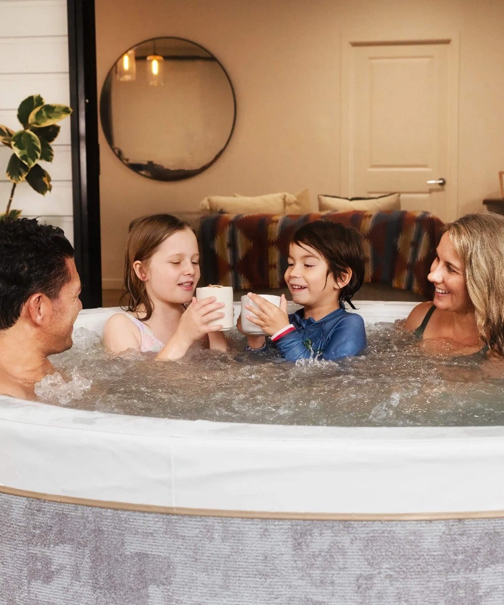 MSpa Cocoon Verto Series Six-Person Inflatable Round Hot Tub With Hydro Massage [F-CO063WE] (SAK50928)