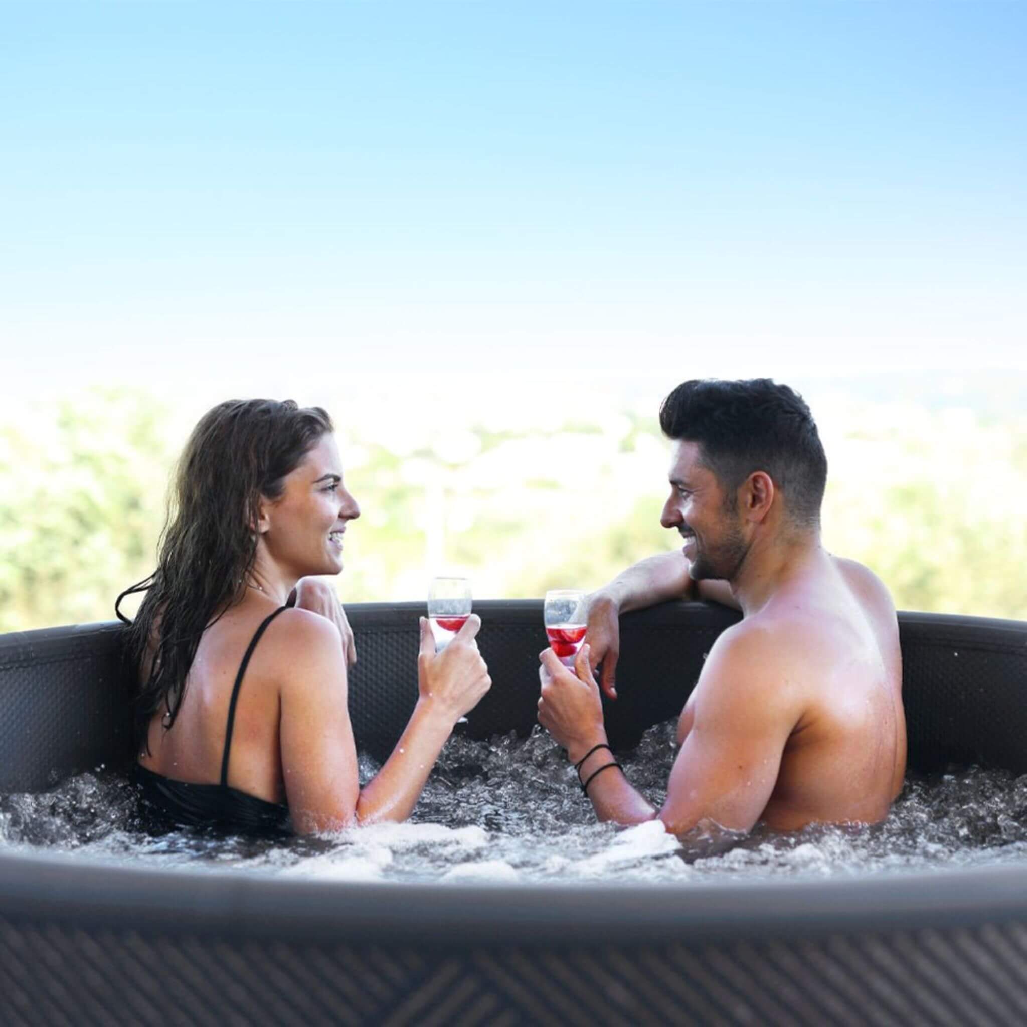 MSpa Mono Frame Series Luxury 6-Person Inflatable Round Hot Tub With WIFI Control [F-MO063W] (SAK75263)