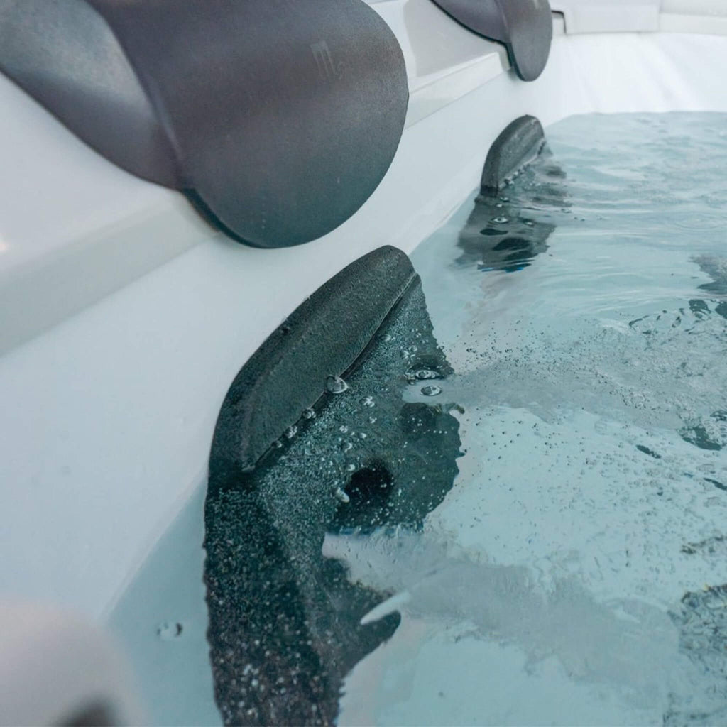 MSpa Oslo Supreme 6-Person 120 Jets Square Spa W/ LED Lights & Integrated App Control [F-OS063W] (SAK93516)