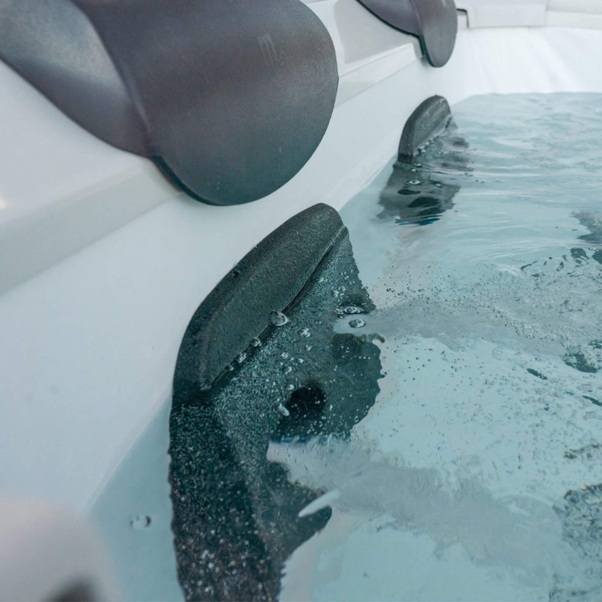 MSpa Oslo Supreme 6-Person 120 Jets Square Spa W/ LED Lights & Integrated App Control [F-OS063W] (SAK93516)