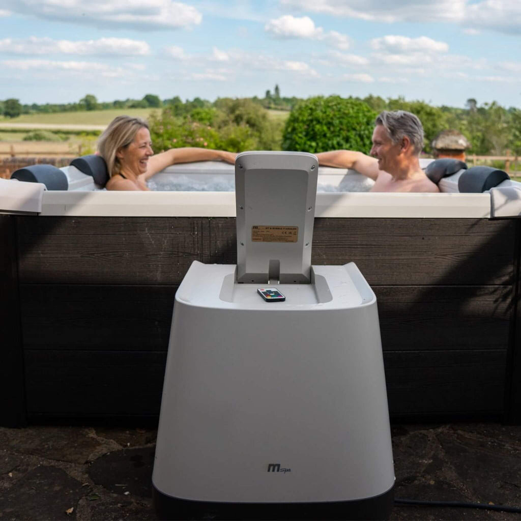 MSpa Oslo Supreme 6-Person 120 Jets Square Spa W/ LED Lights & Integrated App Control [F-OS063W] (SAK93516)