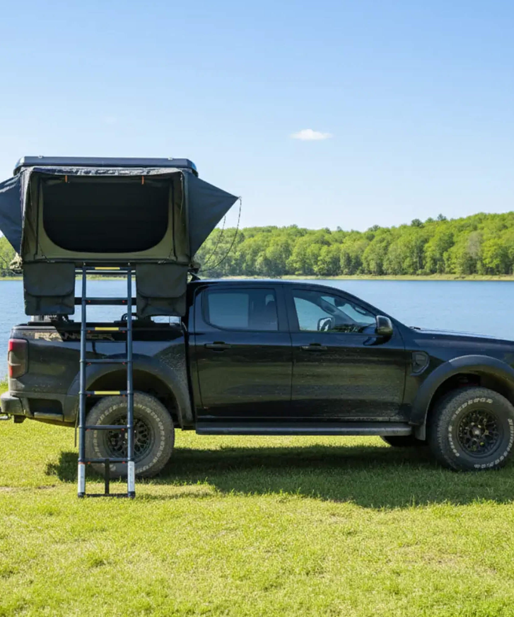 Naturnest Sirius 1 Plus XL Premium Hard Shell Rooftop Tent (SAK49317)