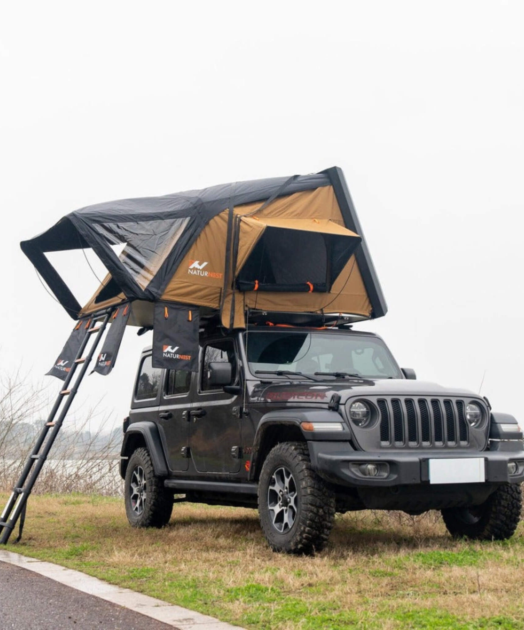 Naturnest Sirius 2 Premium 2XL 3-Person Clamshell Rooftop Tent (SAK91382)