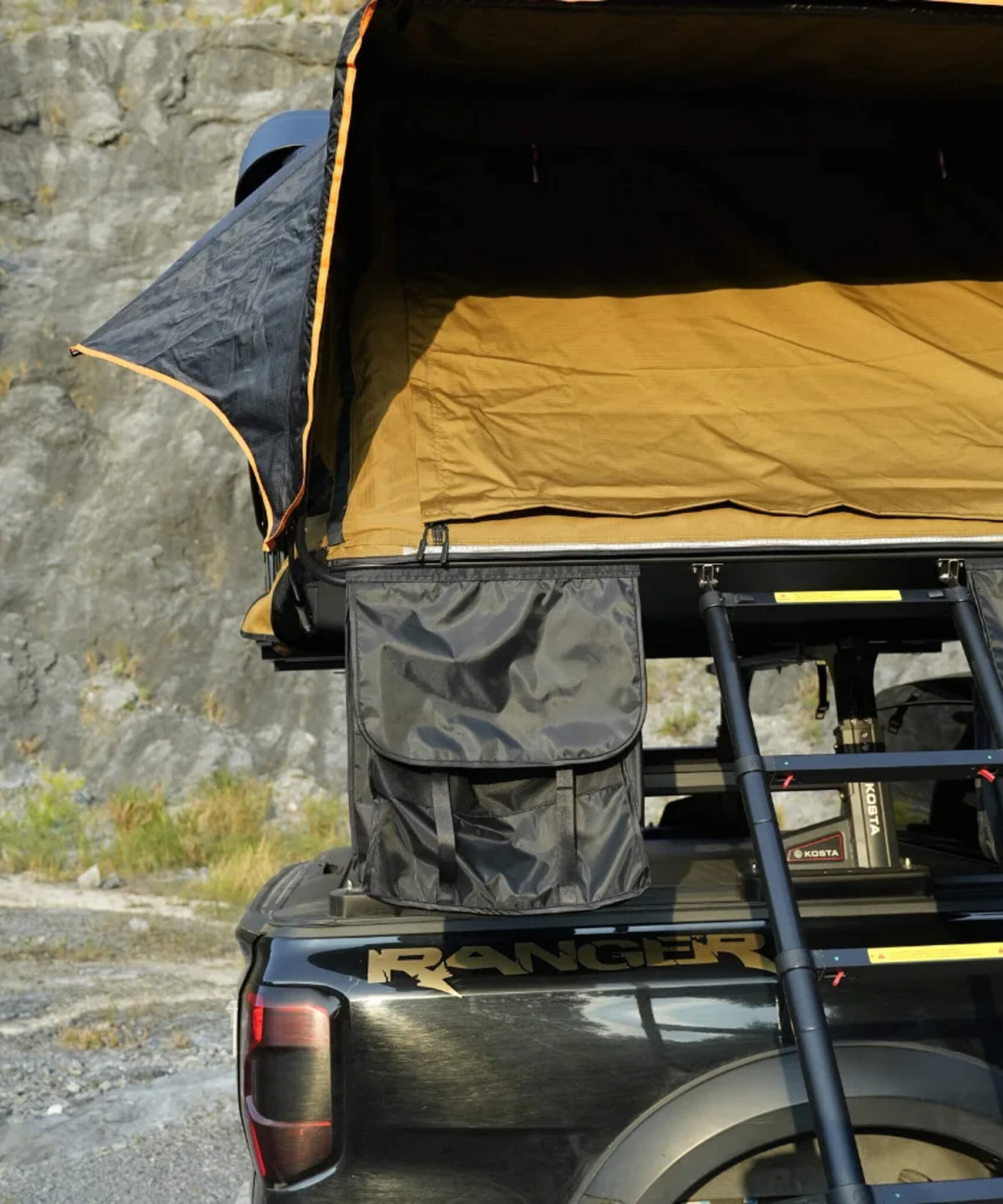 Naturnest Sirius 2 Plus XL Premium 4-Person Clamshell Rooftop Tent (SAK74092)