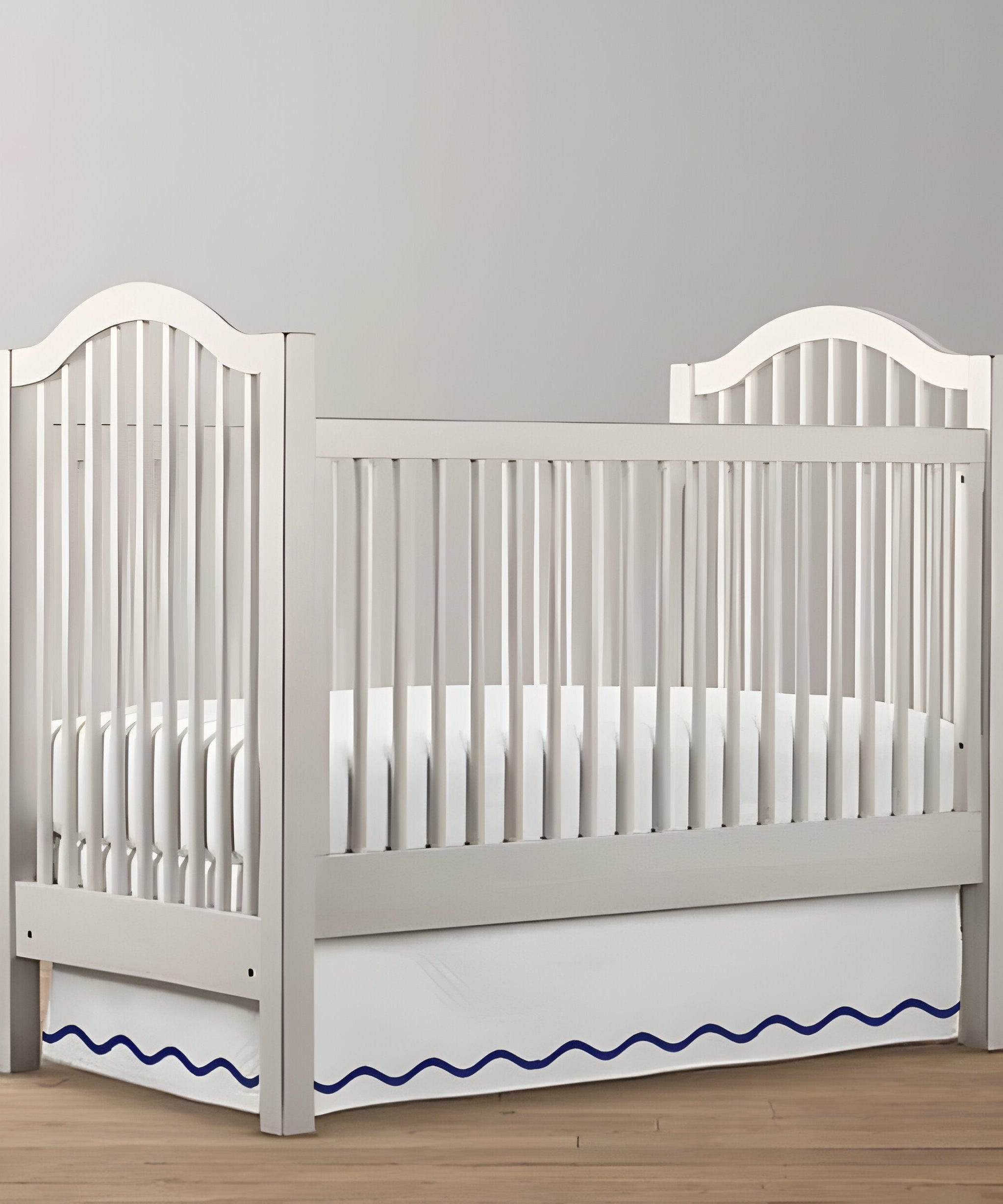 Single Wavy Embroidery Cotton Crib Skirt