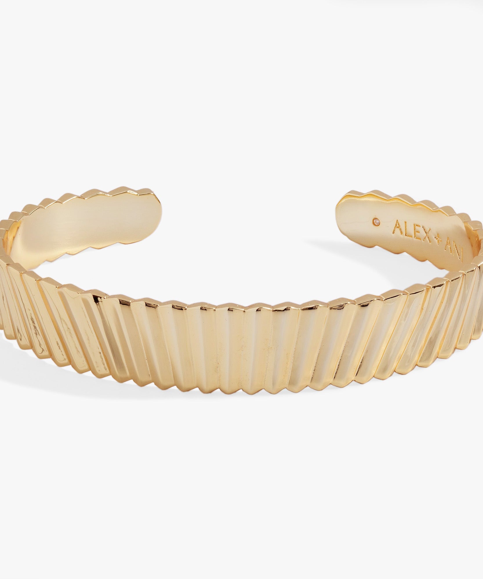 Palm Textured Cuff