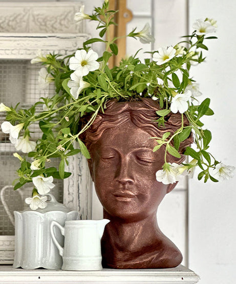 Ehrwürdige Göttin Planter | Skulpturale Eleganz für Pflanzenliebhaber