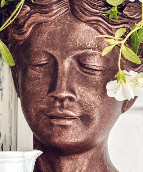 Ehrwürdige Göttin Planter | Skulpturale Eleganz für Pflanzenliebhaber