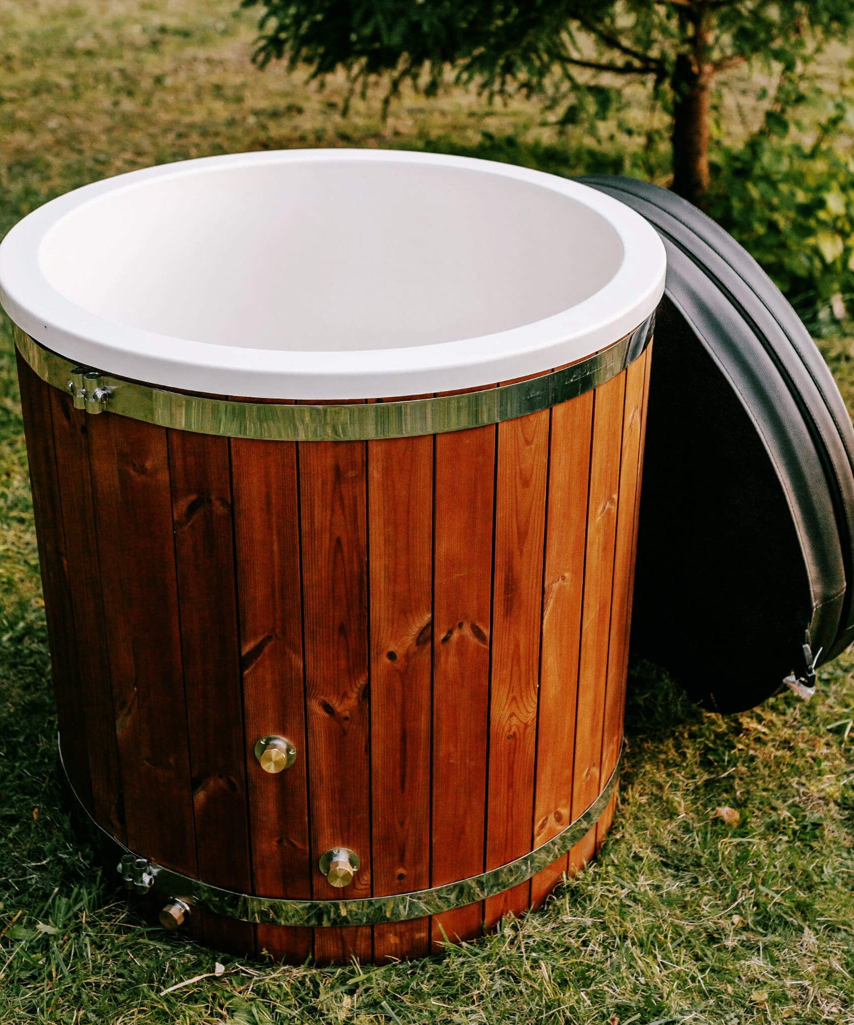 Premium 1-Person Fully-Assembled ThermoWood Cold Plunge Tub (SAK80914)