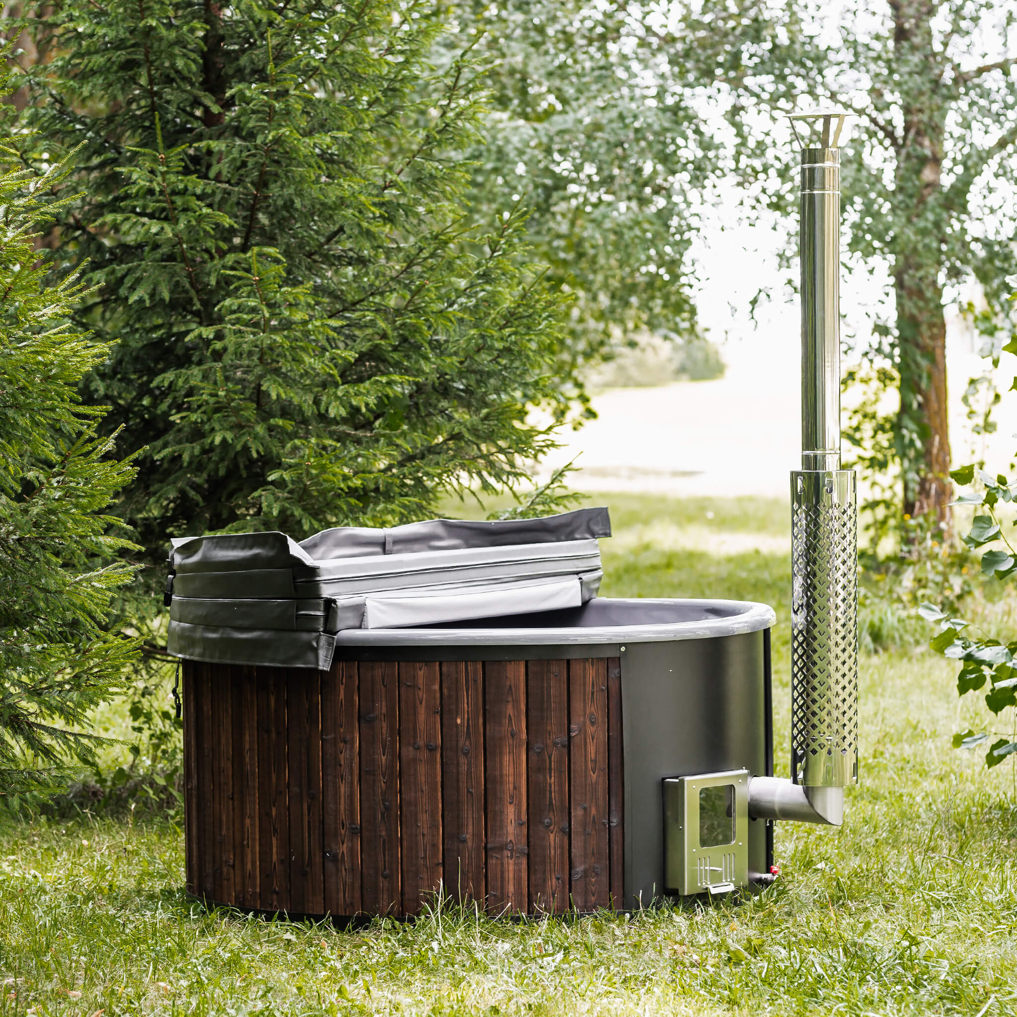 Premium 4-Person Fully-Assembled ThermoWood Wood-Fired Hot Tub (SAK14528)