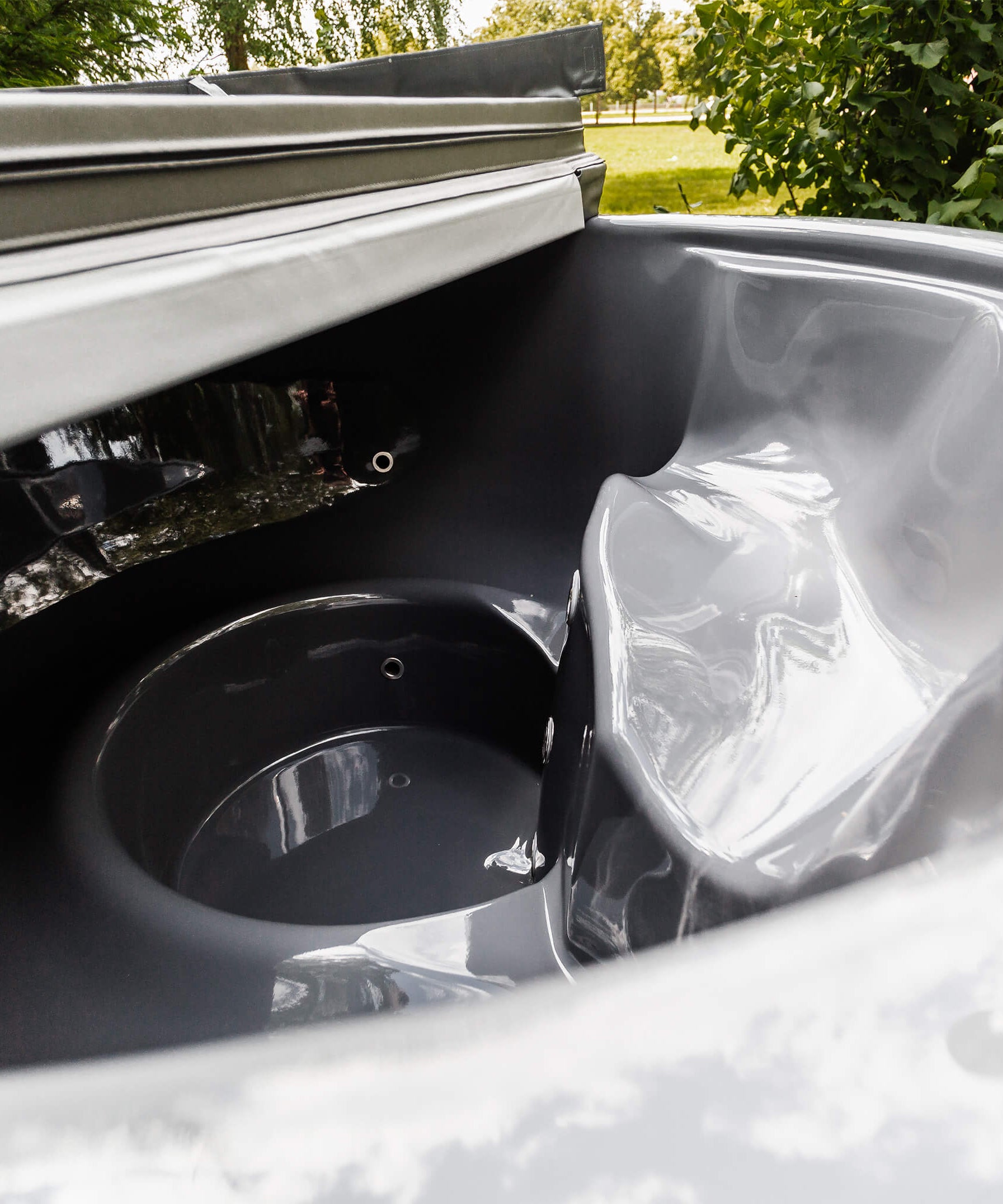 Premium 4-Person Fully-Assembled ThermoWood Wood-Fired Hot Tub (SAK14528)