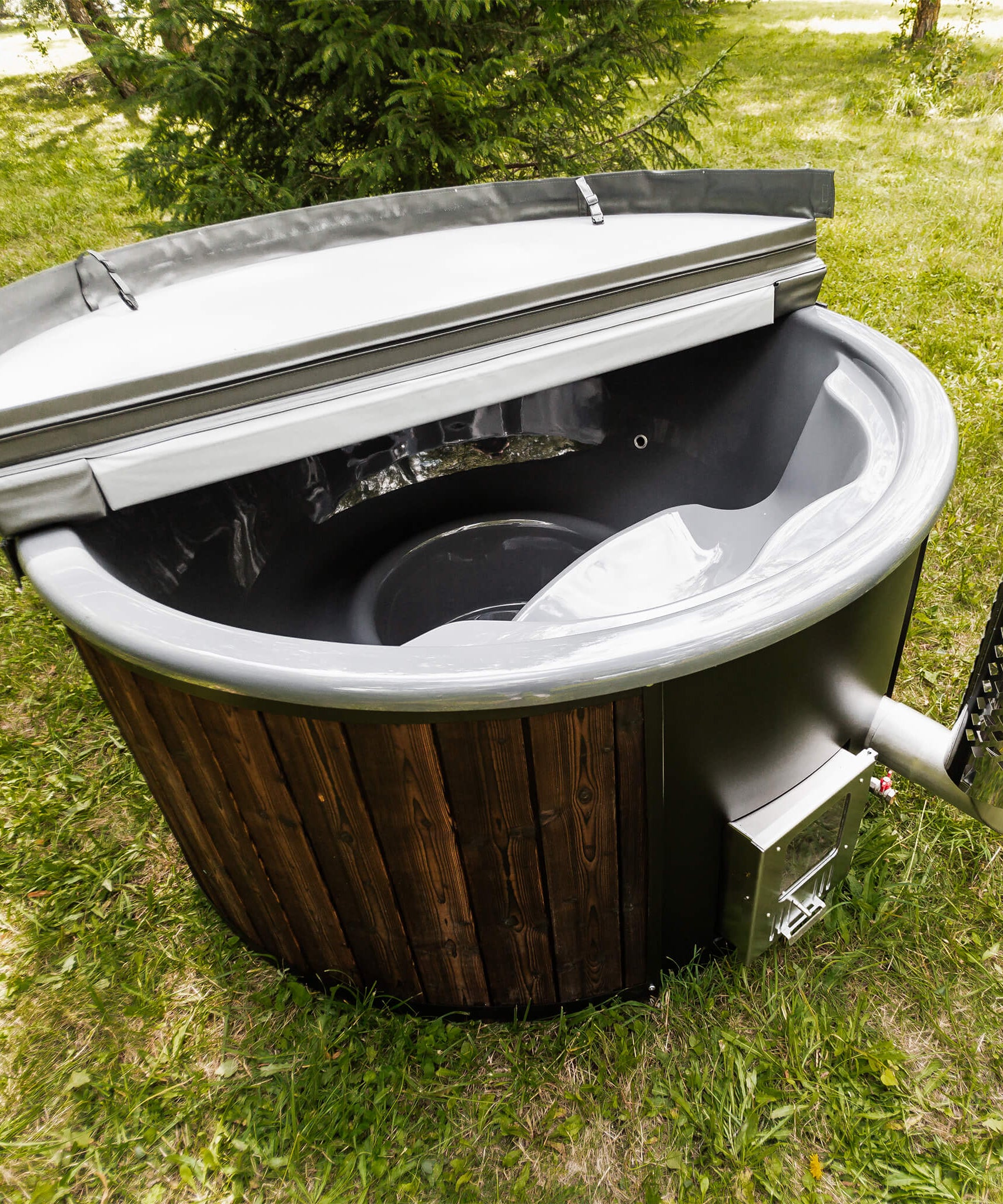 Premium 4-Person Fully-Assembled ThermoWood Wood-Fired Hot Tub (SAK14528)