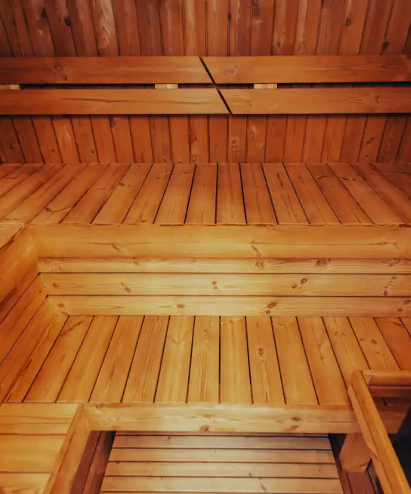 Premium 4-Person Outdoor Scandinavian ThermoWood Cube Sauna Kit With LED Lighting (SAK25470)
