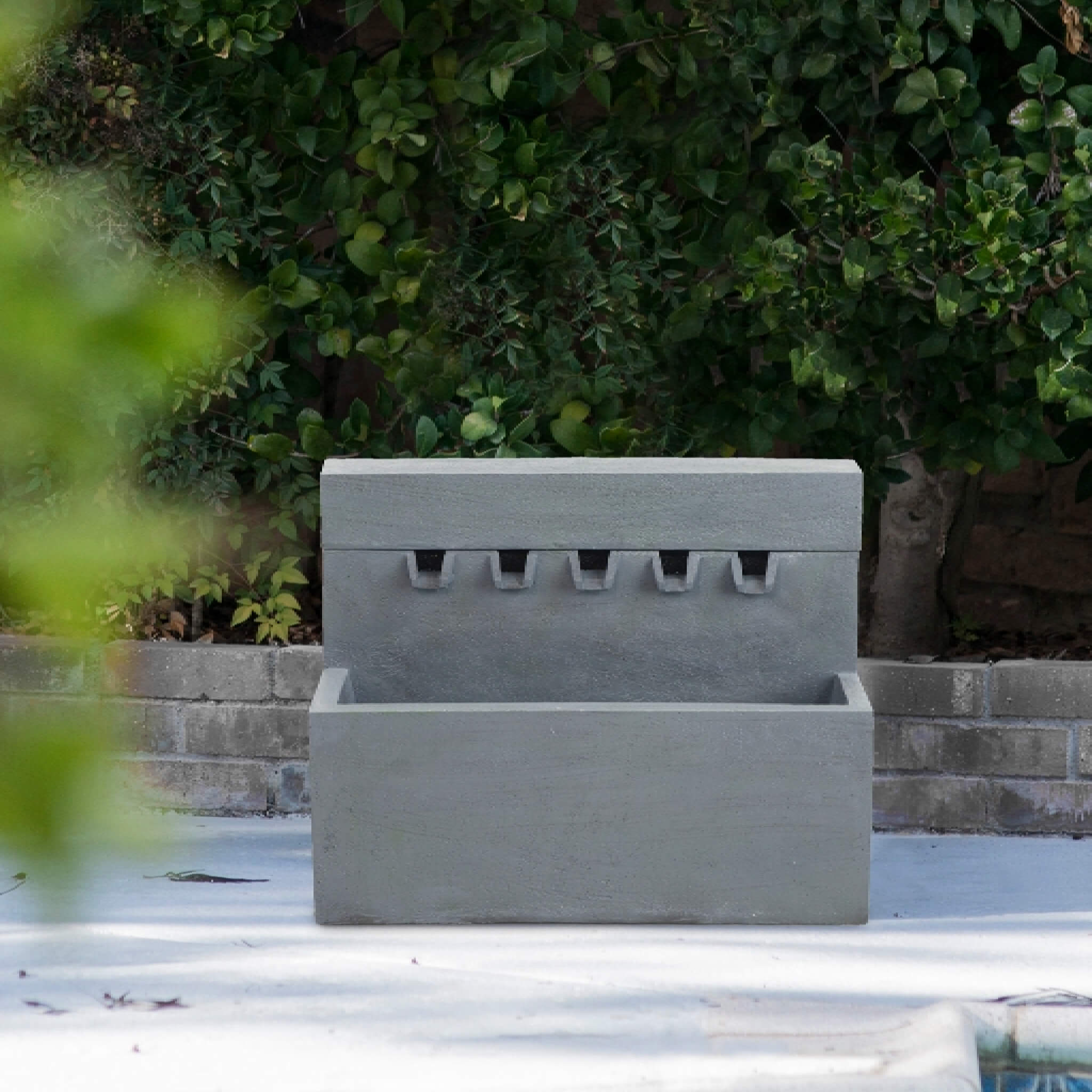 Alora Premium Outdoor Contemporary Modern Rectanglar Decorative Water Fountain, Gray (SAK09215)
