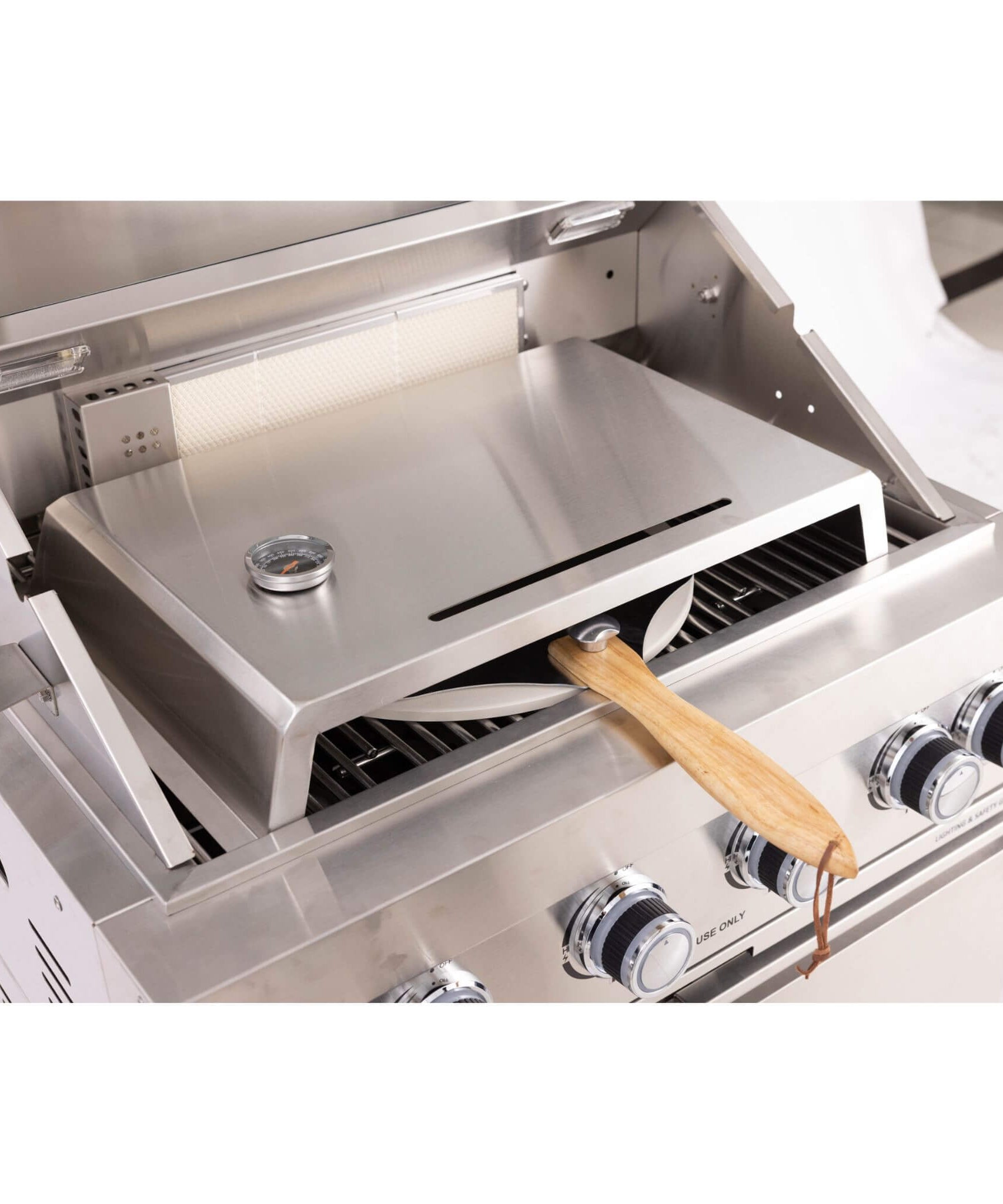 Premium Outdoor Kitchen With 32-Inch 60K BTU Built-In Stainless Steel LPG Gas Grill, Door And Drawer Combo And Stainless Steel Ice Box (SAK98661)