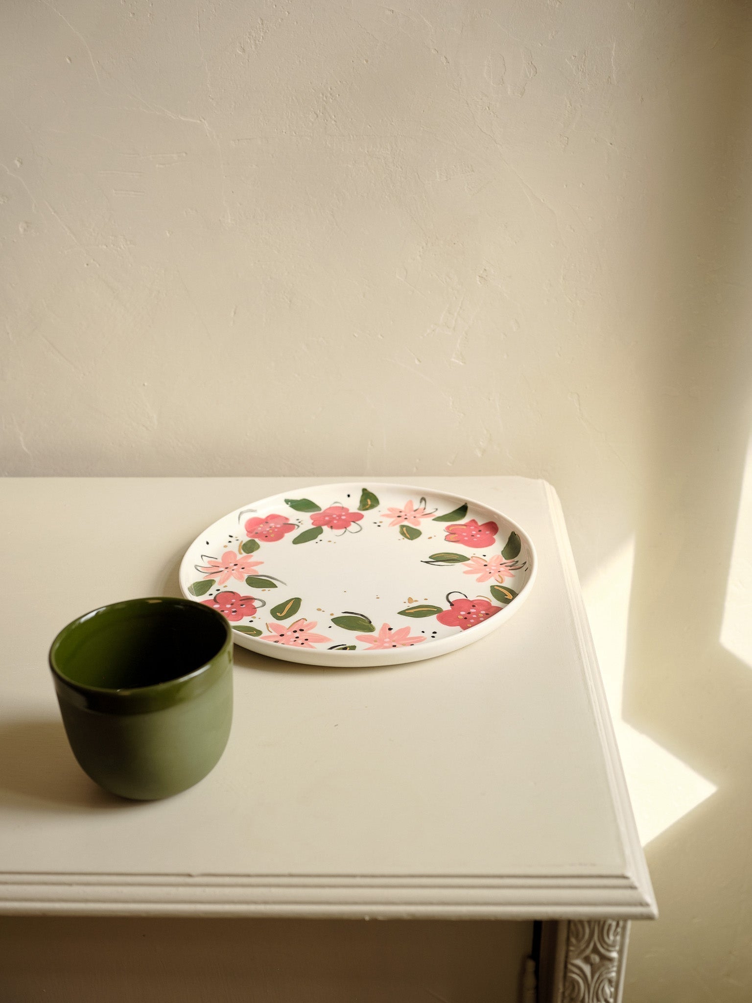 Hand-Painted Floral Dinner Plates - Unique Porcelain Design