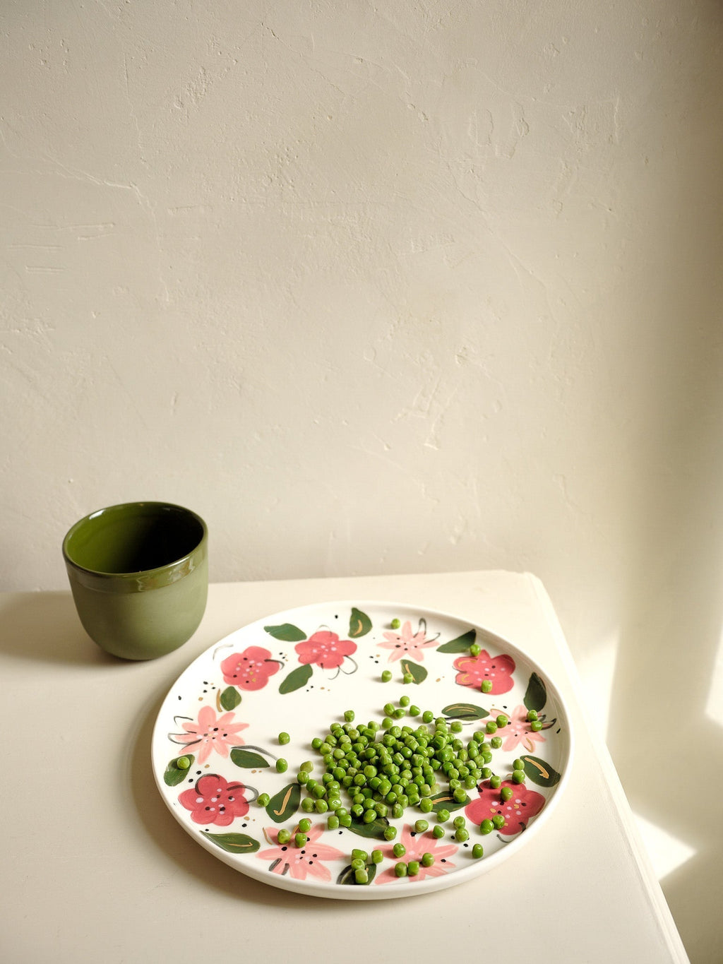Hand-Painted Floral Dinner Plates - Unique Porcelain Design