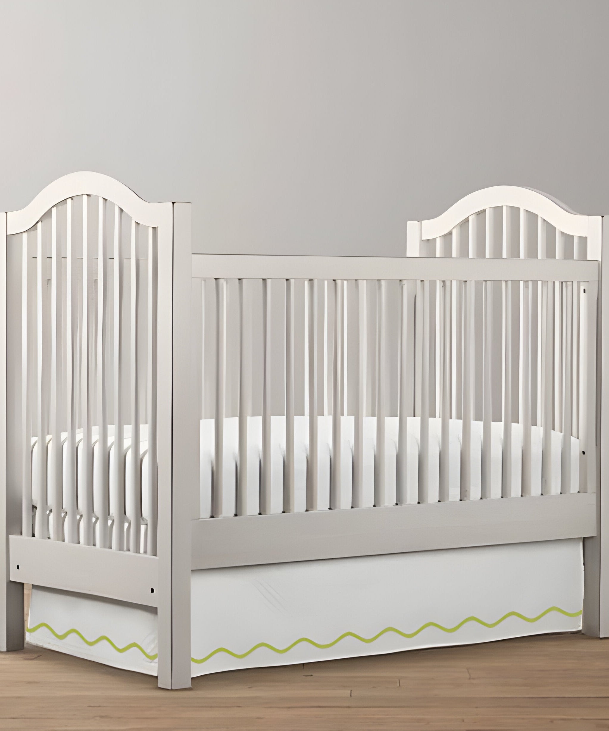 Single Wavy Embroidery Cotton Crib Skirt
