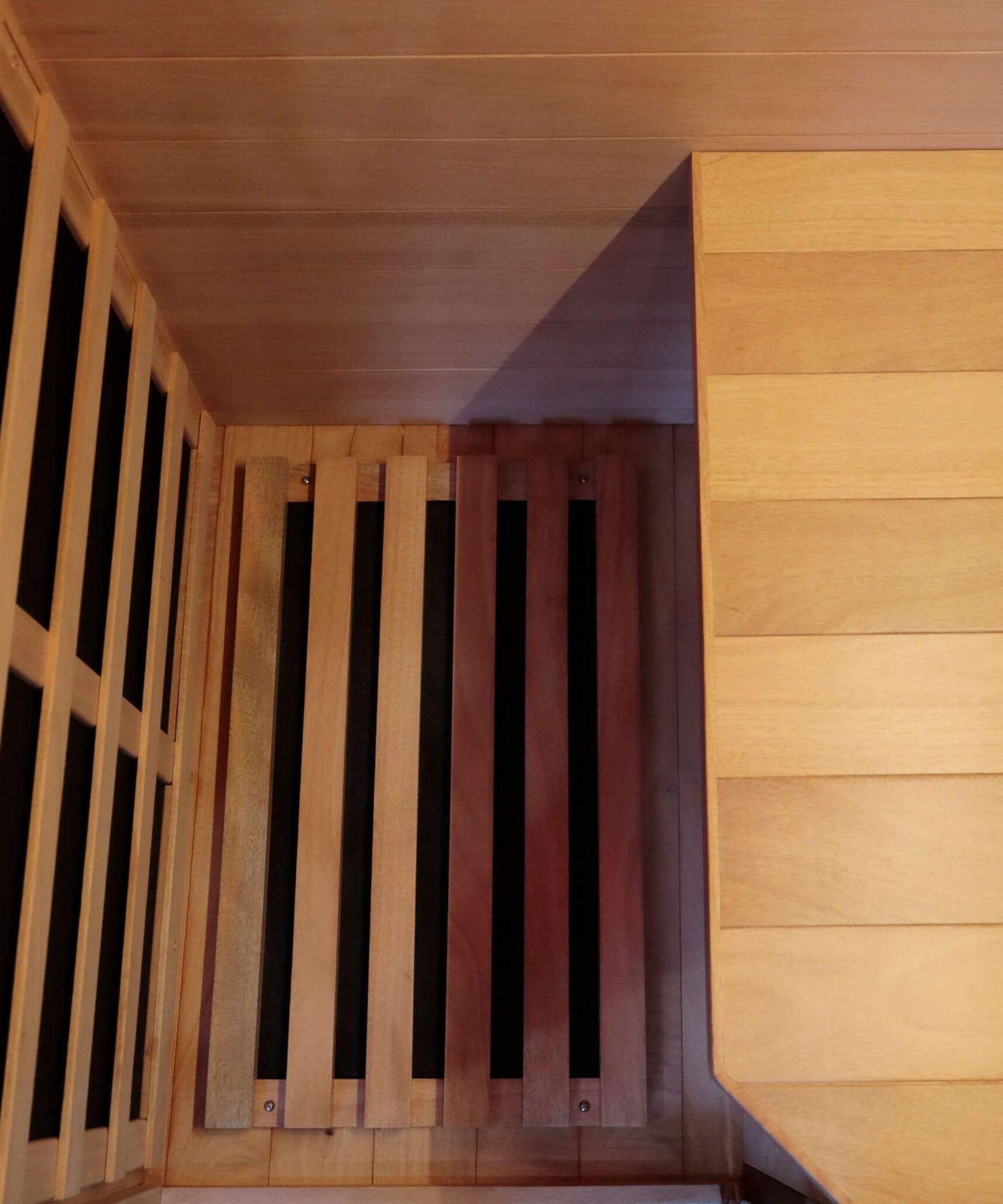 Thermora Maison Single-Person Infrared Sauna Room With Bluetooth Music Player And Ambient Light (SAK62941)