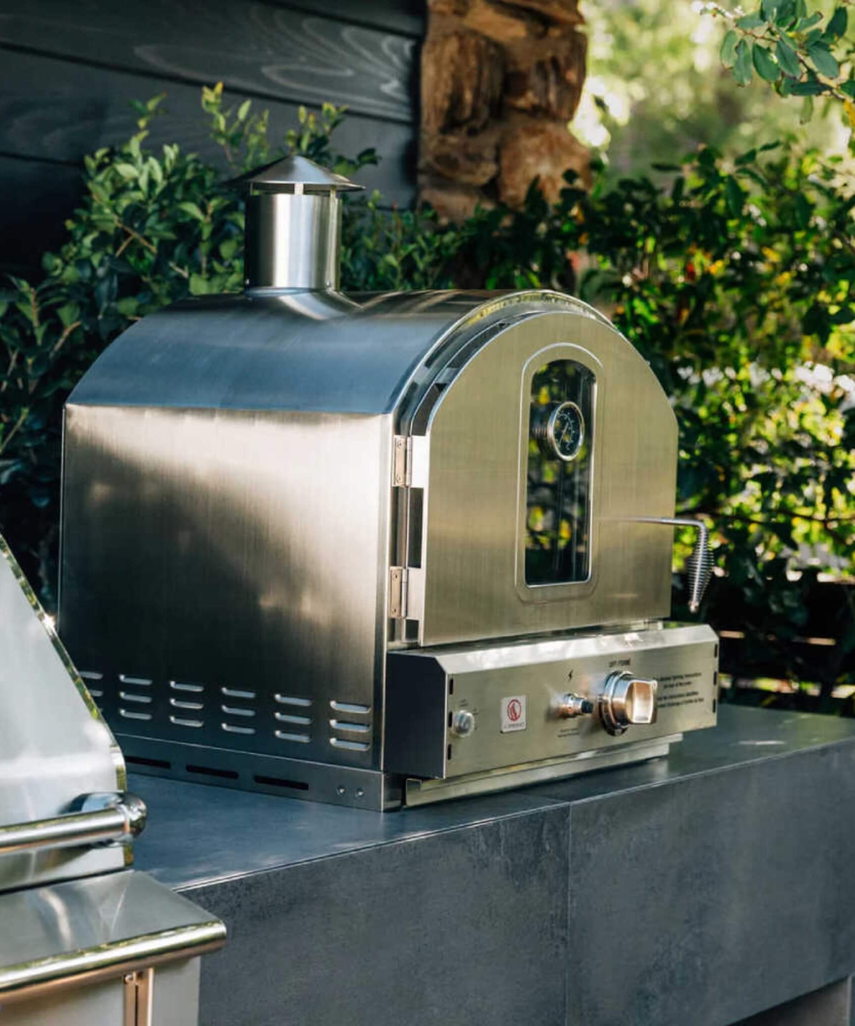 Summerset Outdoor Built-In Countertop Gas Pizza Oven [SS-OVBI] (SAK73182)
