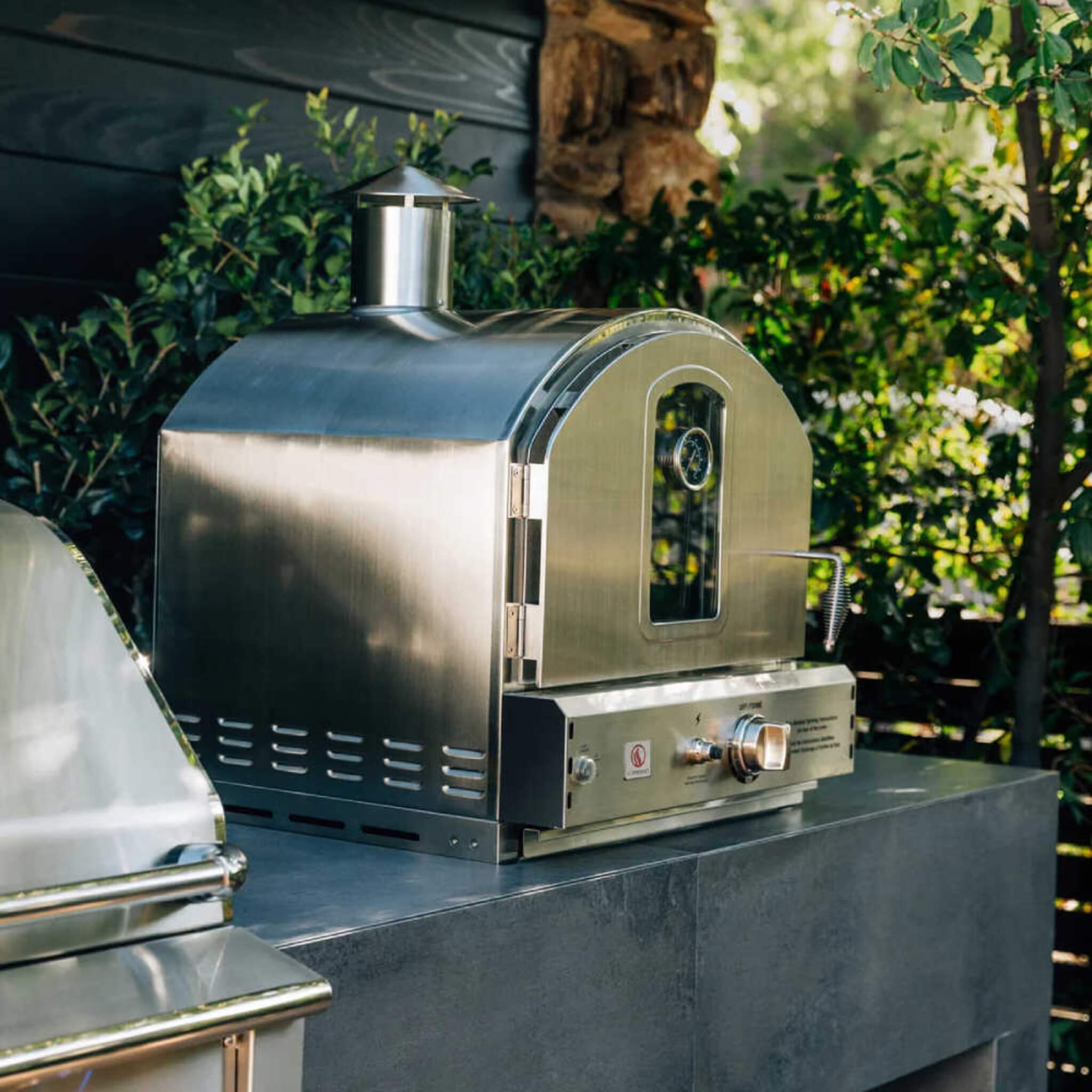 Summerset Outdoor Built-In Countertop Gas Pizza Oven [SS-OVBI] (SAK73182)