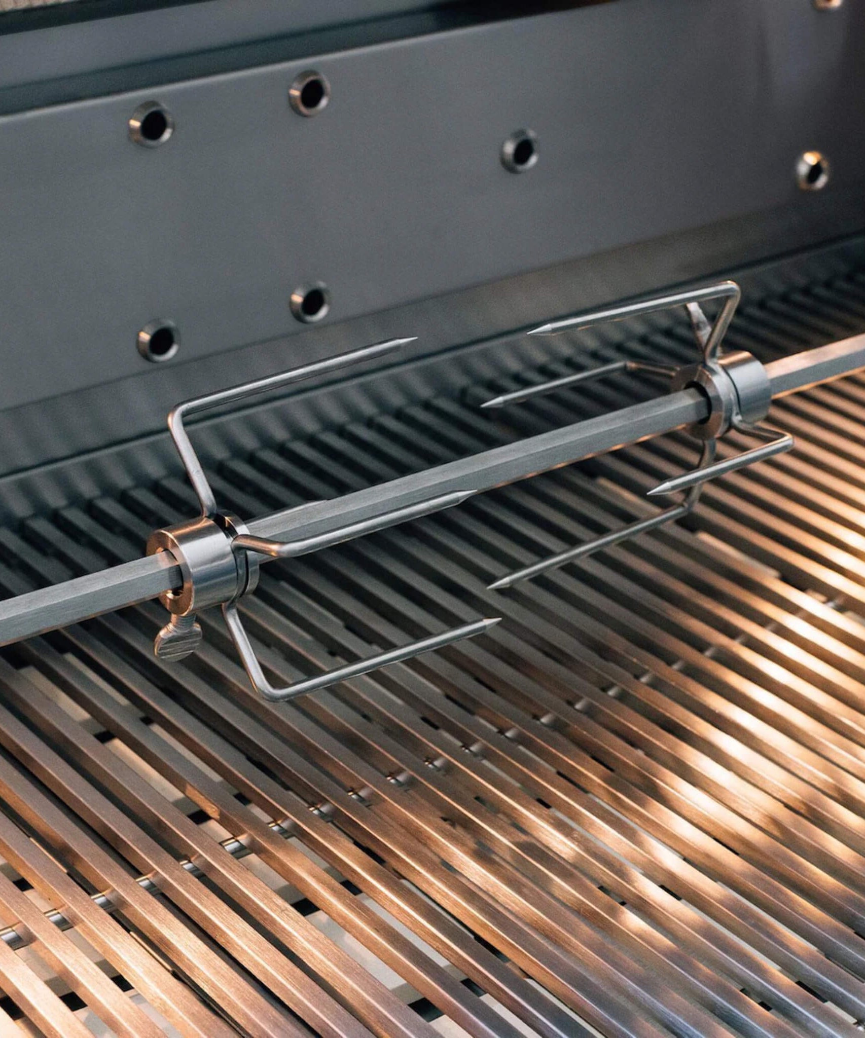Summerset Quest Grill With Rear Infrared Burner, Rotisserie Kit, & Drop-In Griddle Plate [QST] (SAK51437)