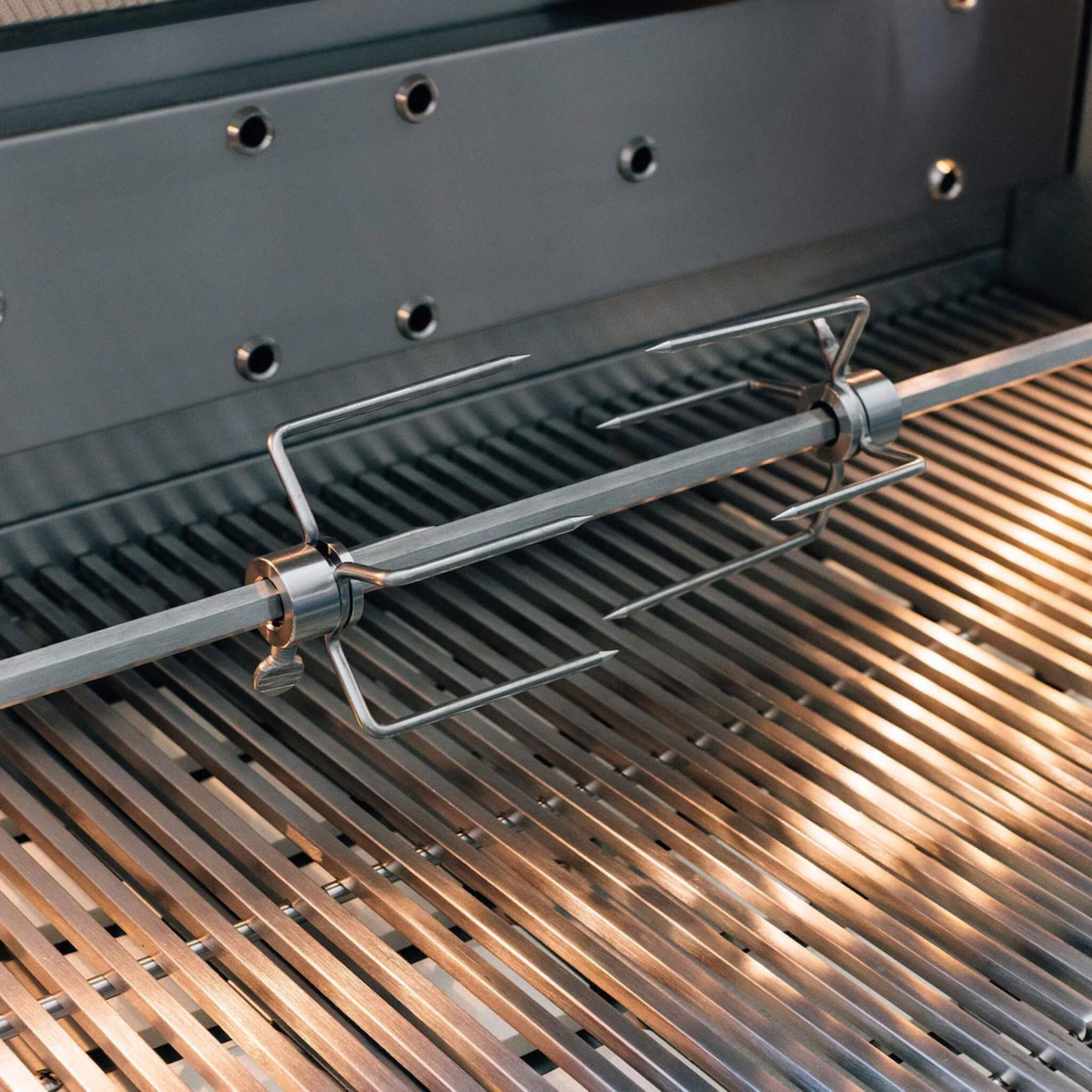Summerset Quest Grill With Rear Infrared Burner, Rotisserie Kit, & Drop-In Griddle Plate [QST] (SAK51437)