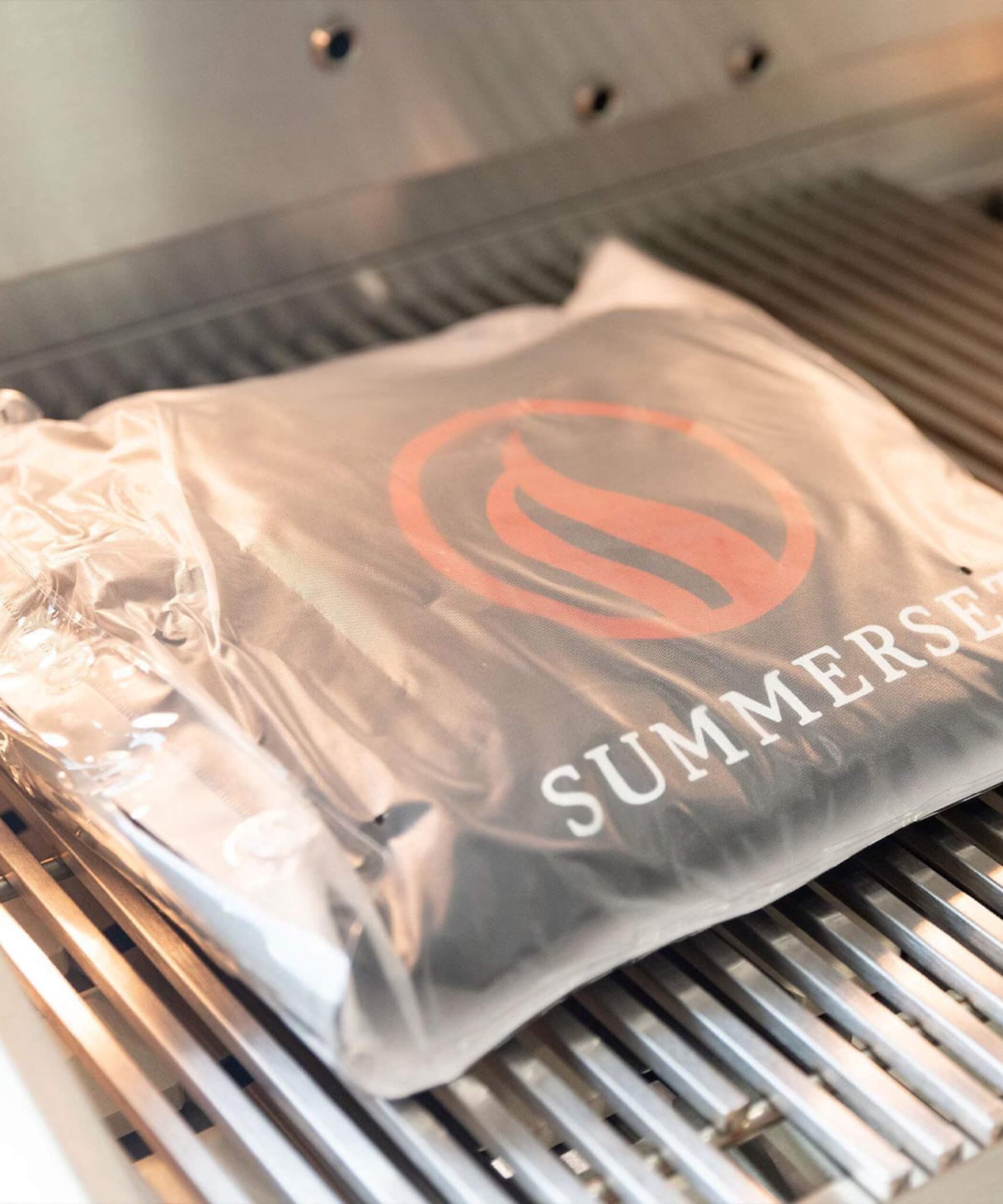 Summerset Quest Grill With Rear Infrared Burner, Rotisserie Kit, & Drop-In Griddle Plate [QST] (SAK51437)