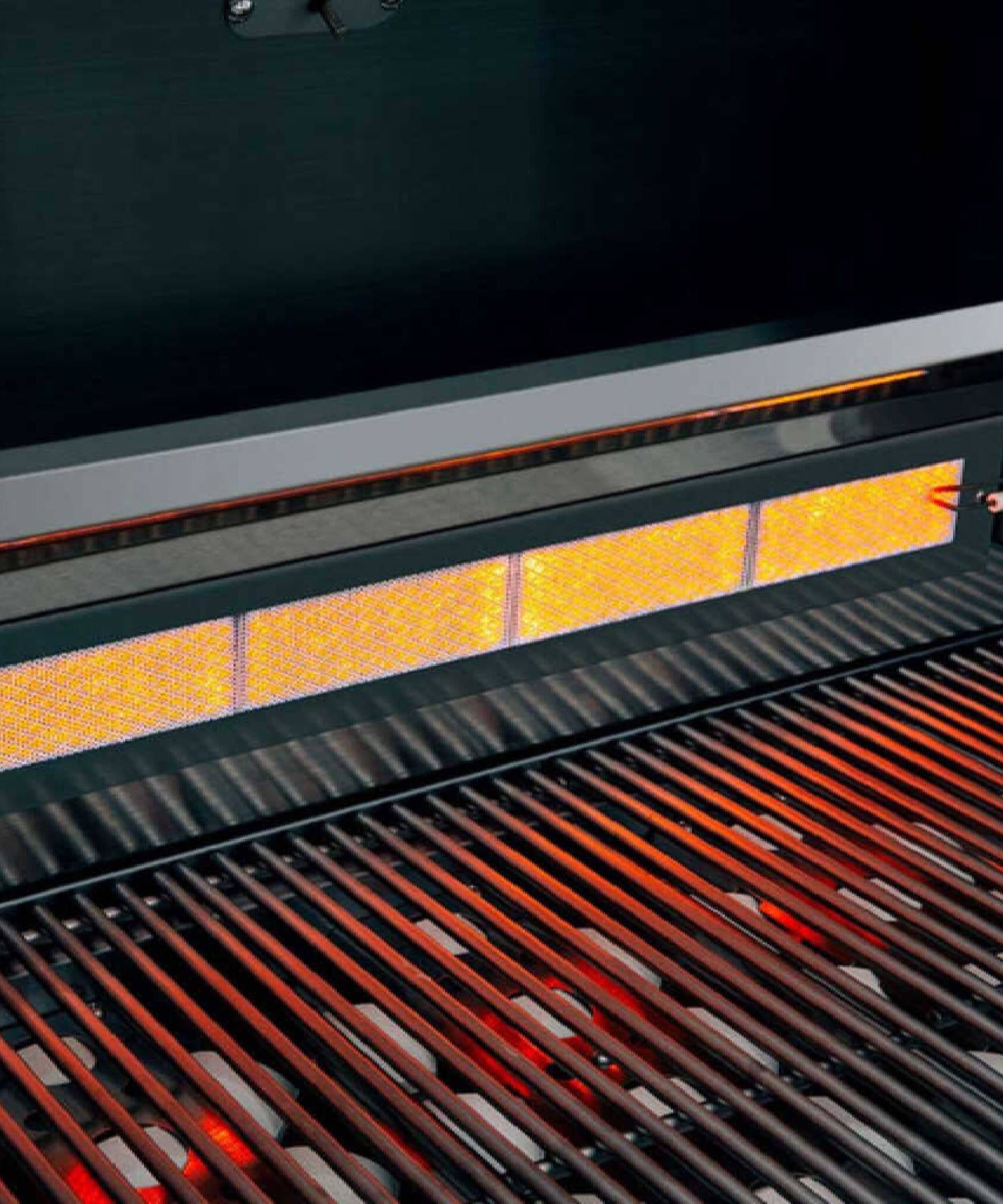 Summerset Sizzler Built-In Propane Gas Grill [SIZ25/32/40] (SAK71502)