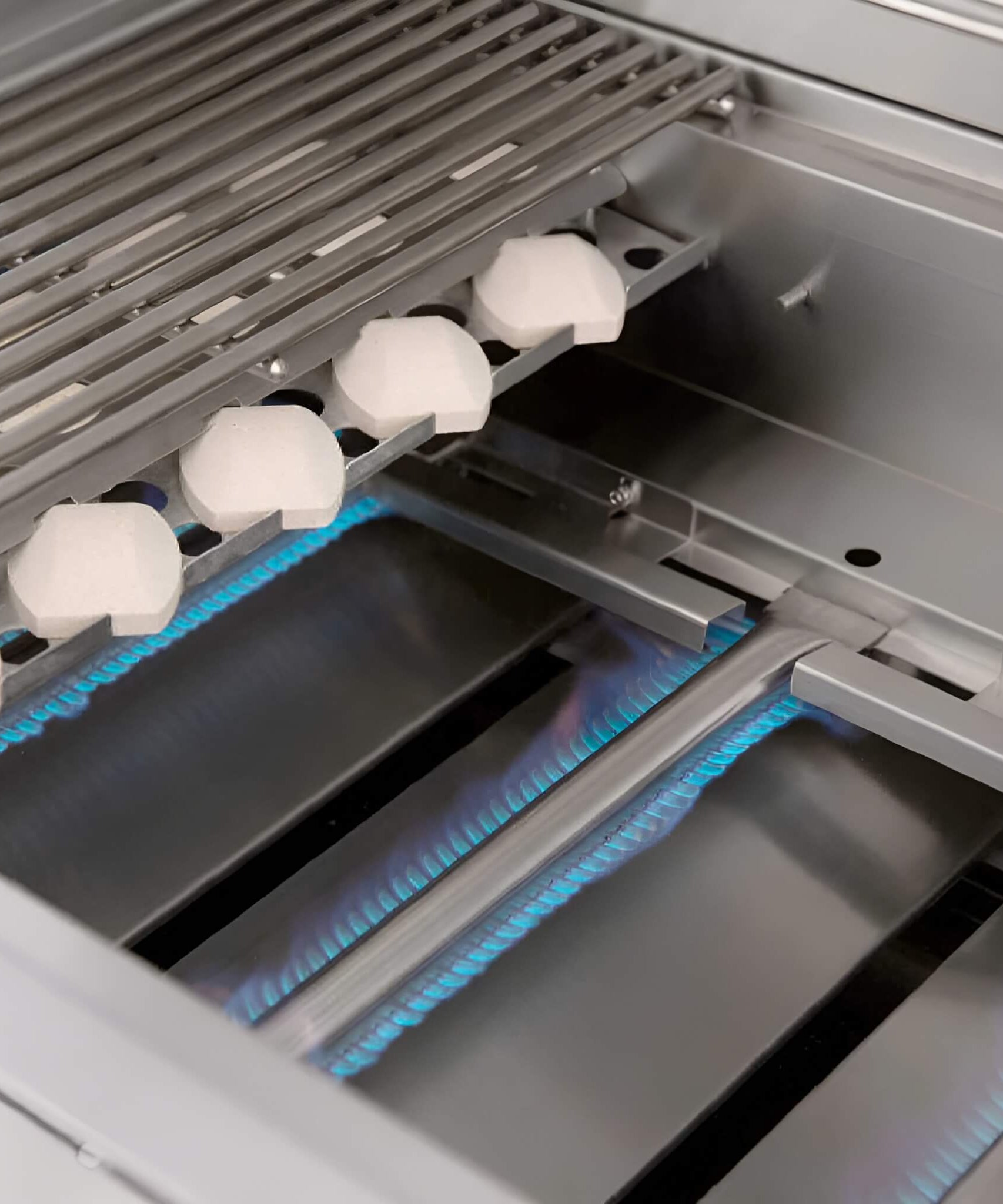 Summerset Sizzler Built-In Propane Gas Grill [SIZ25/32/40] (SAK71502)