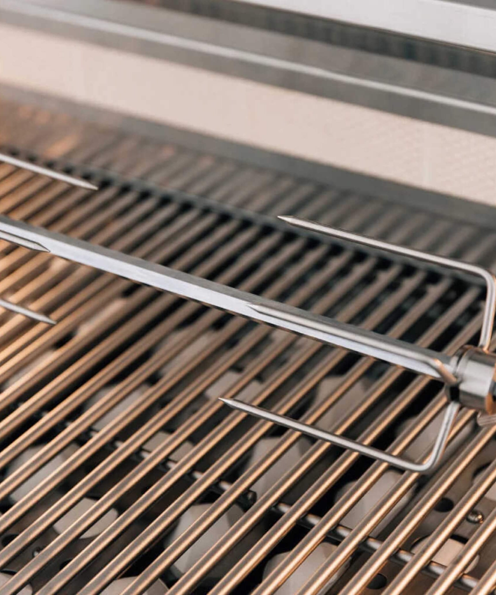 Summerset Sizzler Pro Premium Outdoor Built-In Gas Grill [SIZPRO] (SAK56324)