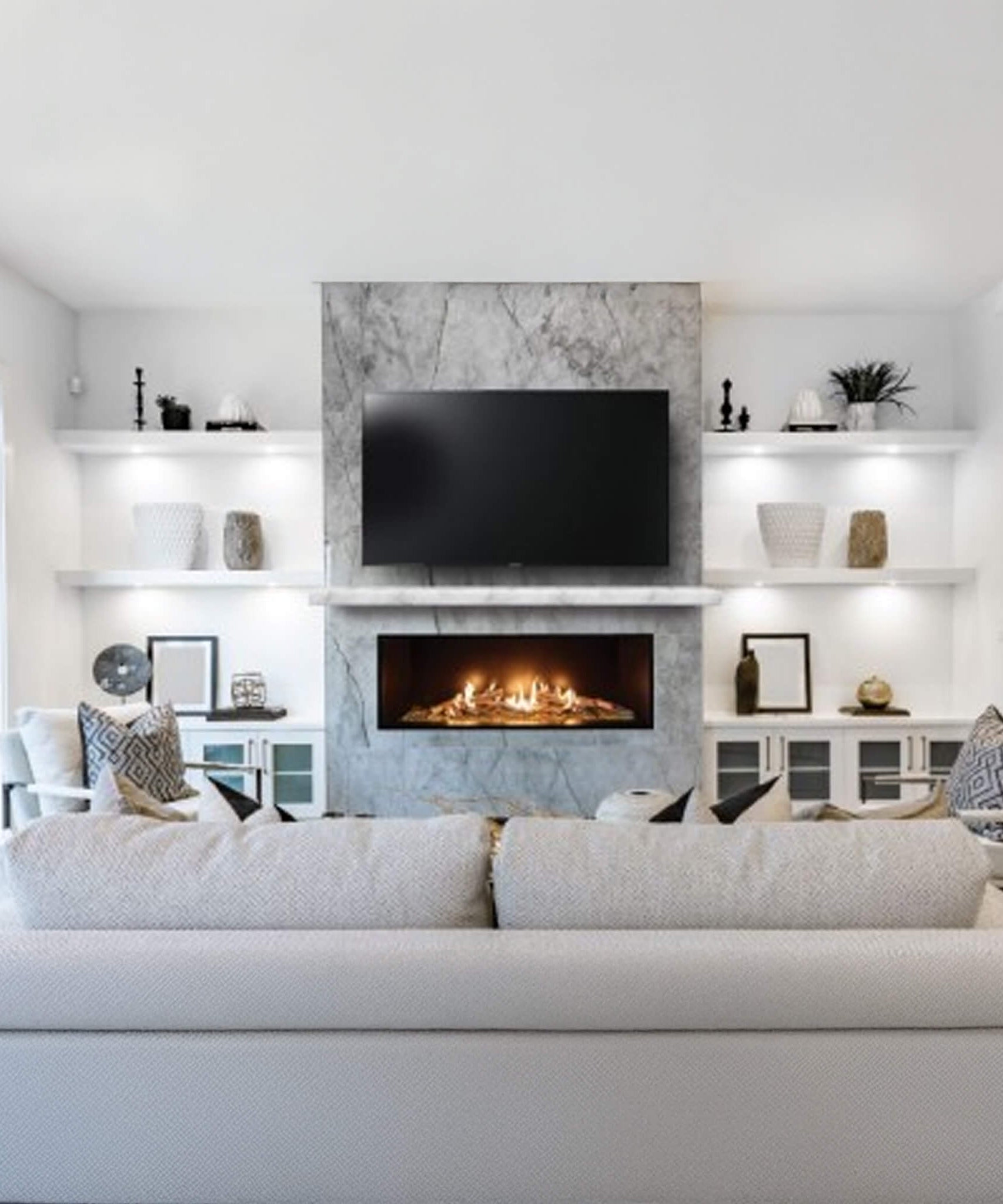 Summit 72-Inch Linear Fireplace With Bedrock [SML-72BR] (SAK92081)