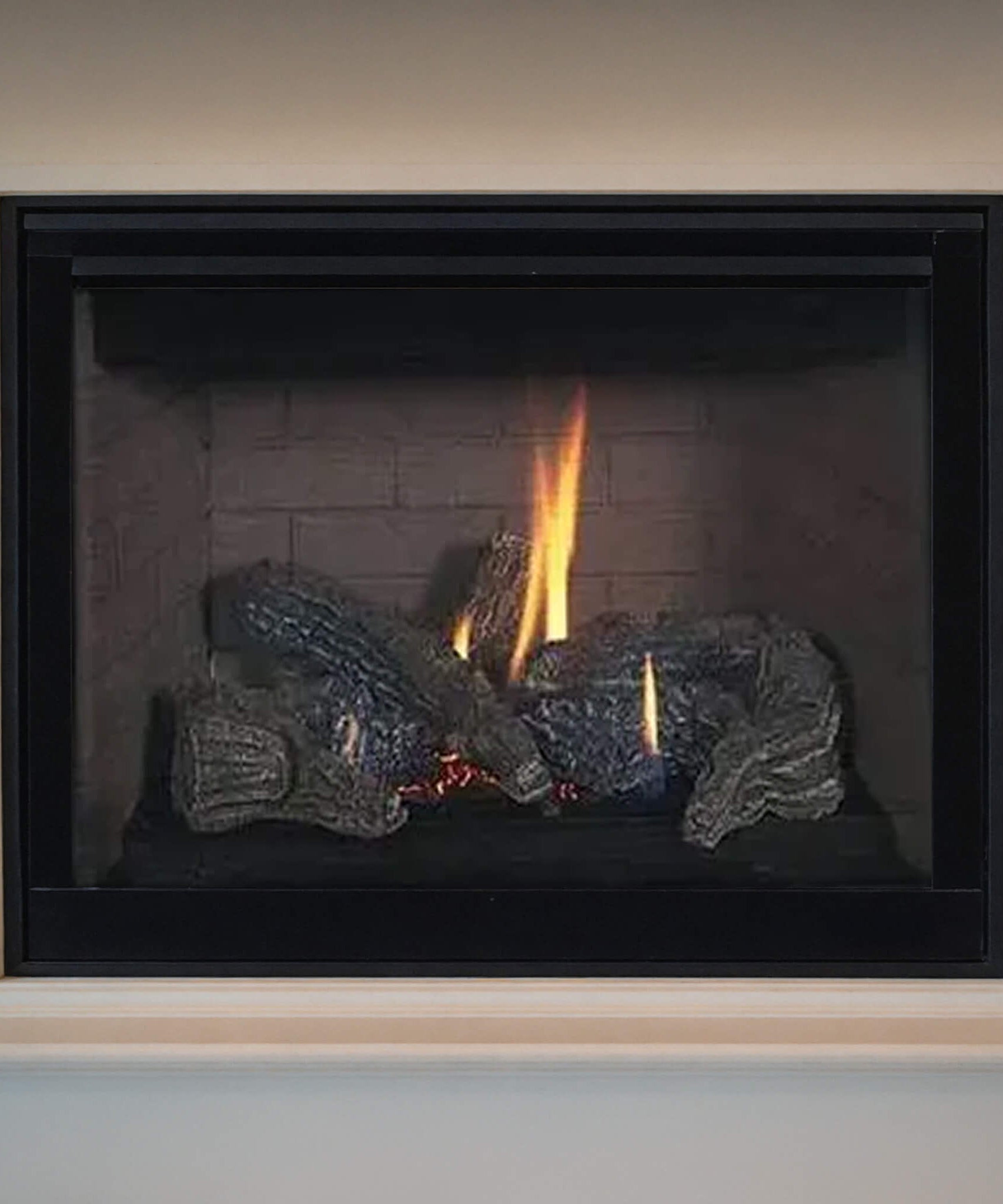 Superior Fireplaces 40-Inch Millivolt Traditional Direct Rear Vent Natural Gas Fireplace [DRT2040RMN-C] (SAK91047)