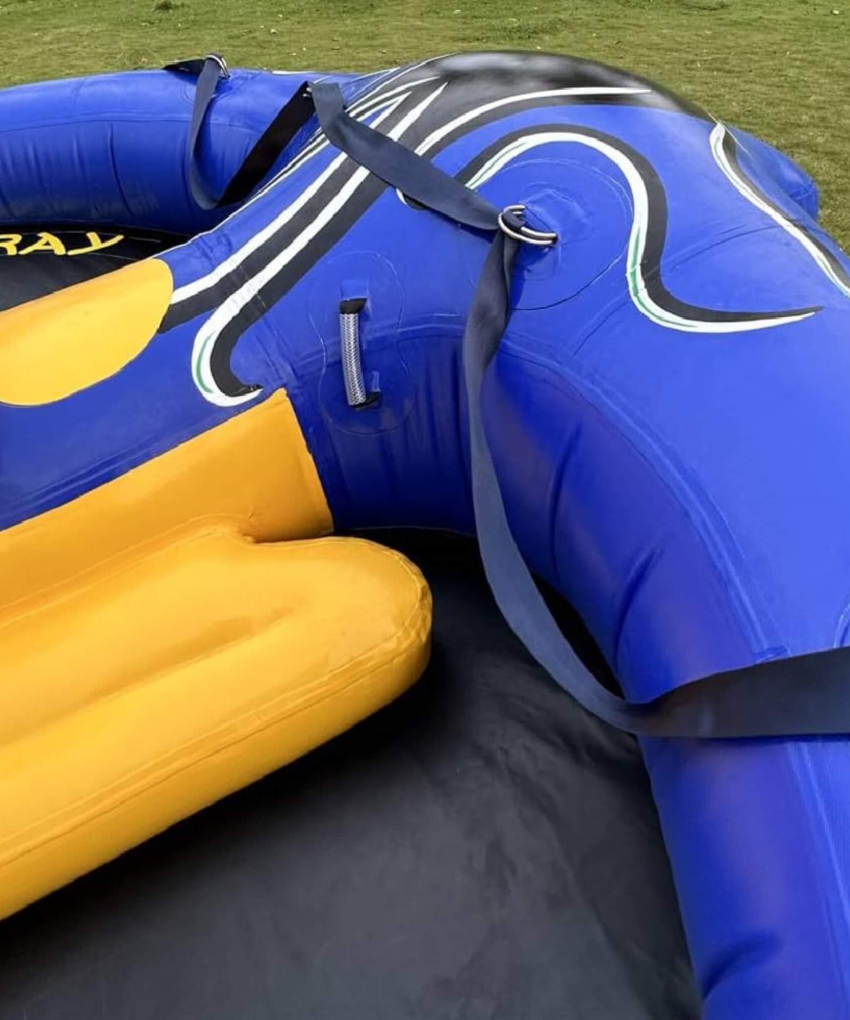 Giant Towable Inflatable Flying Manta Ray Water Tube With Pump (SAK73280)